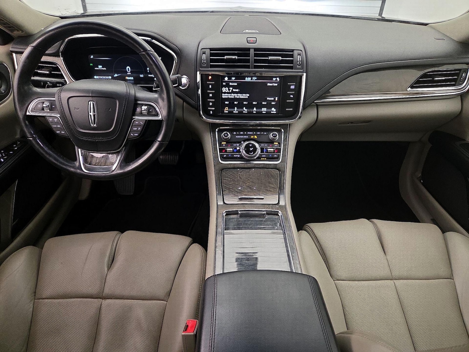 2018 Lincoln Continental Reserve - Photo 10