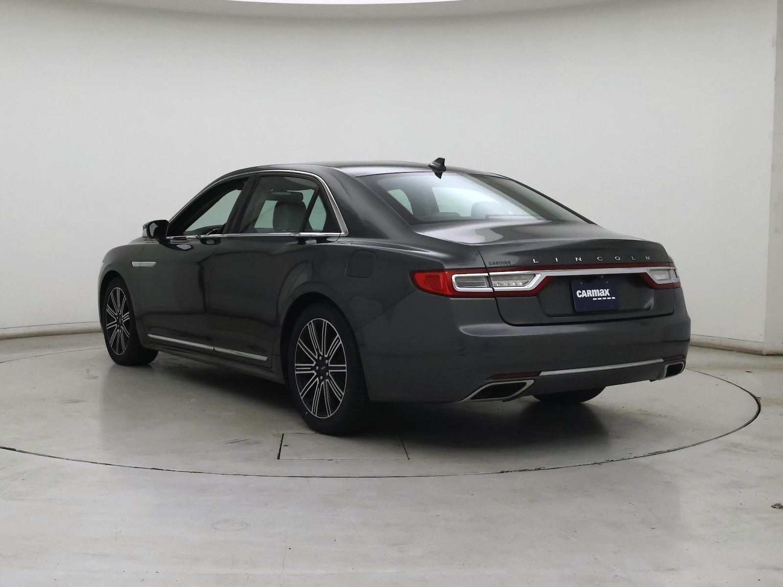 2018 Lincoln Continental Reserve - Photo 3