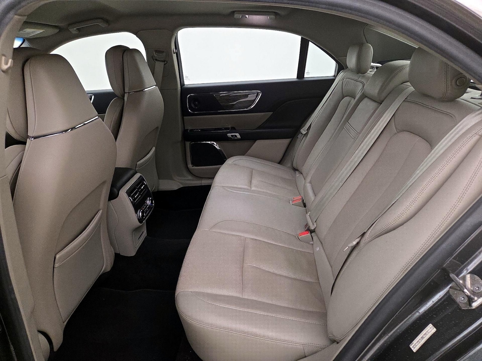 2018 Lincoln Continental Reserve - Photo 20