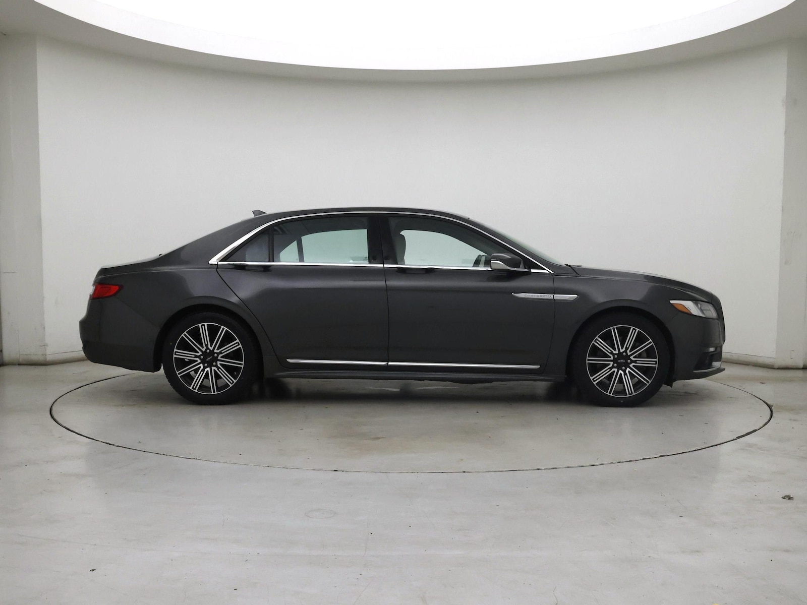 2018 Lincoln Continental Reserve - Photo 8