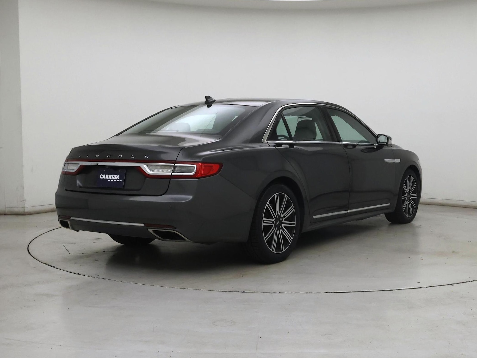 2018 Lincoln Continental Reserve - Photo 9