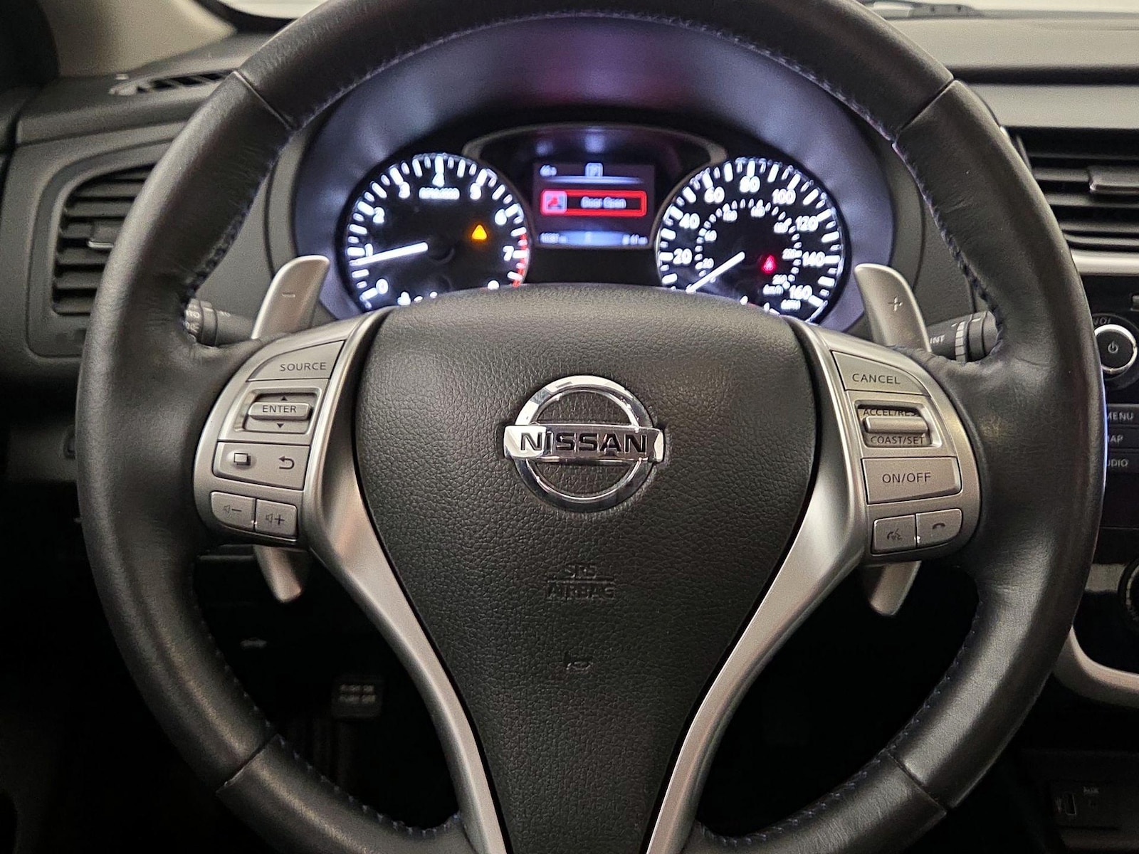 2018 Nissan Altima SR - Photo 11