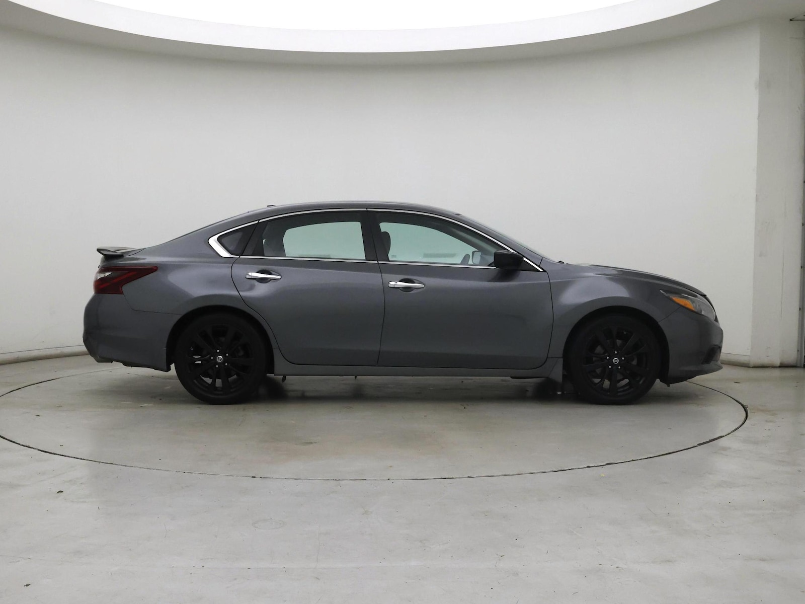 2018 Nissan Altima SR - Photo 8