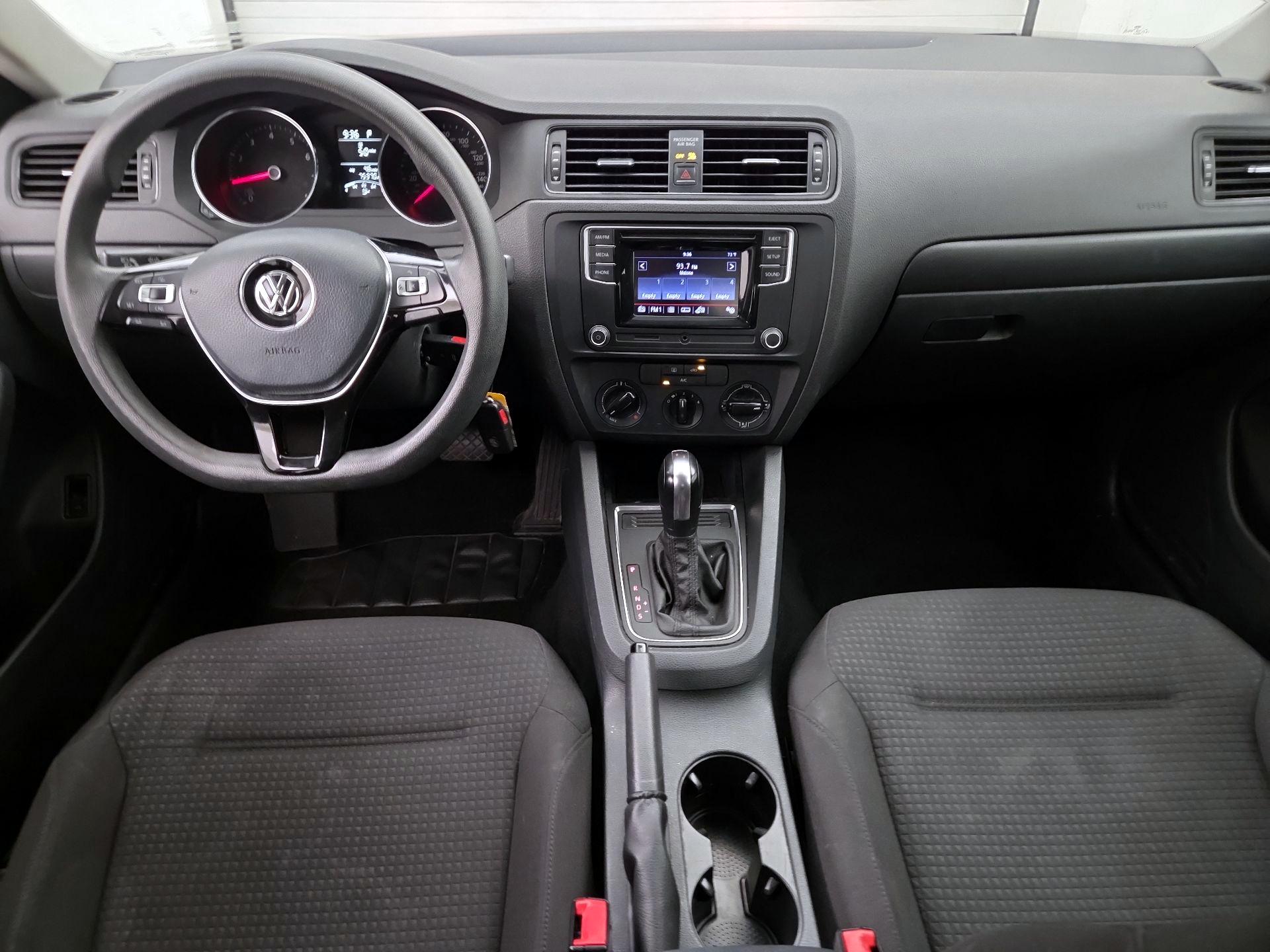 Thumbnail: 2016 Volkswagen Jetta - 9