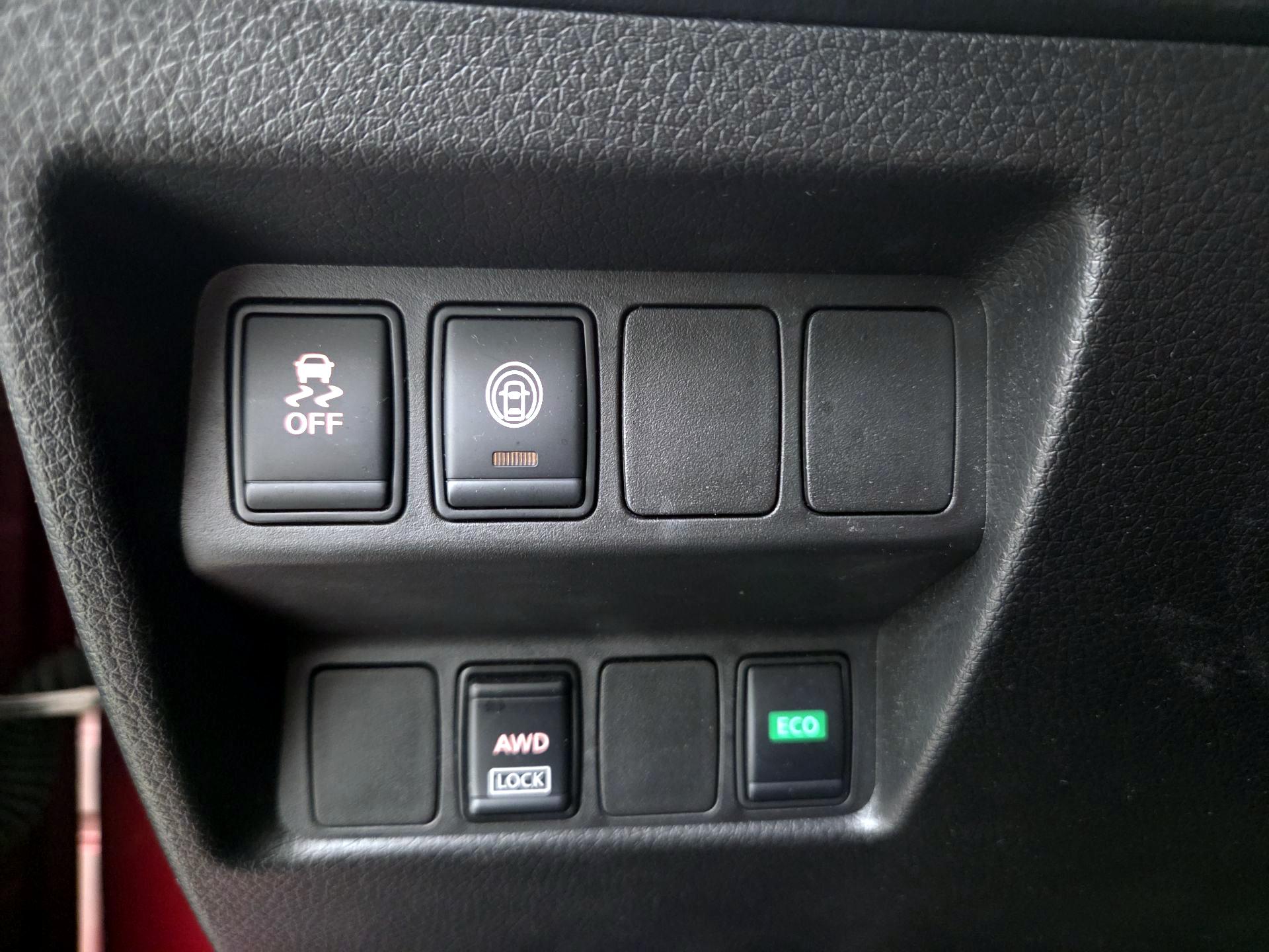 Thumbnail: 2019 Nissan Rogue Sport - 13