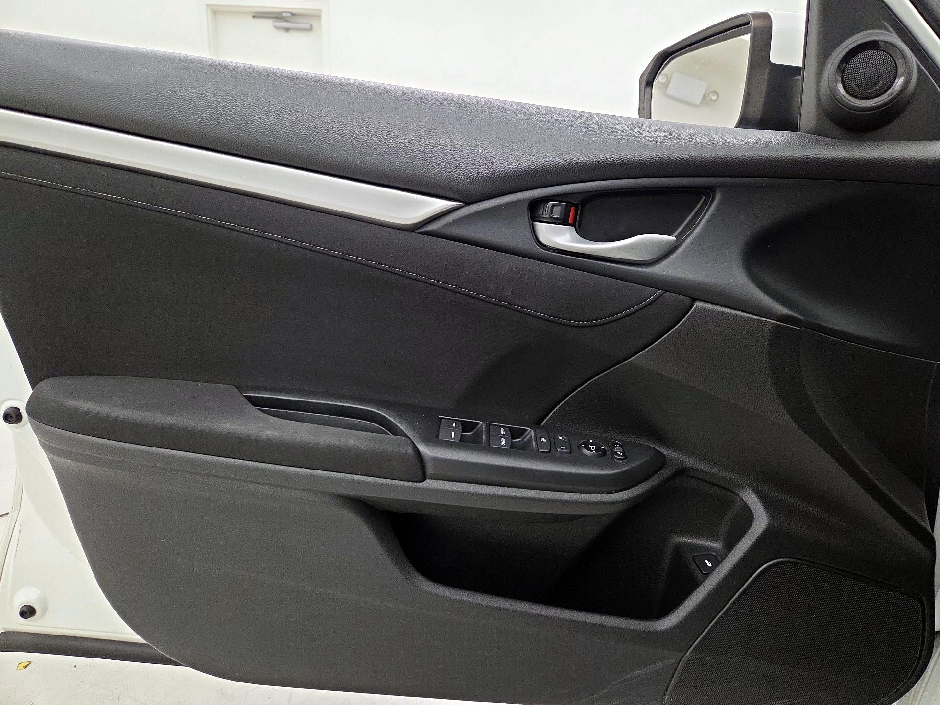 Thumbnail: 2017 Honda Civic - 12