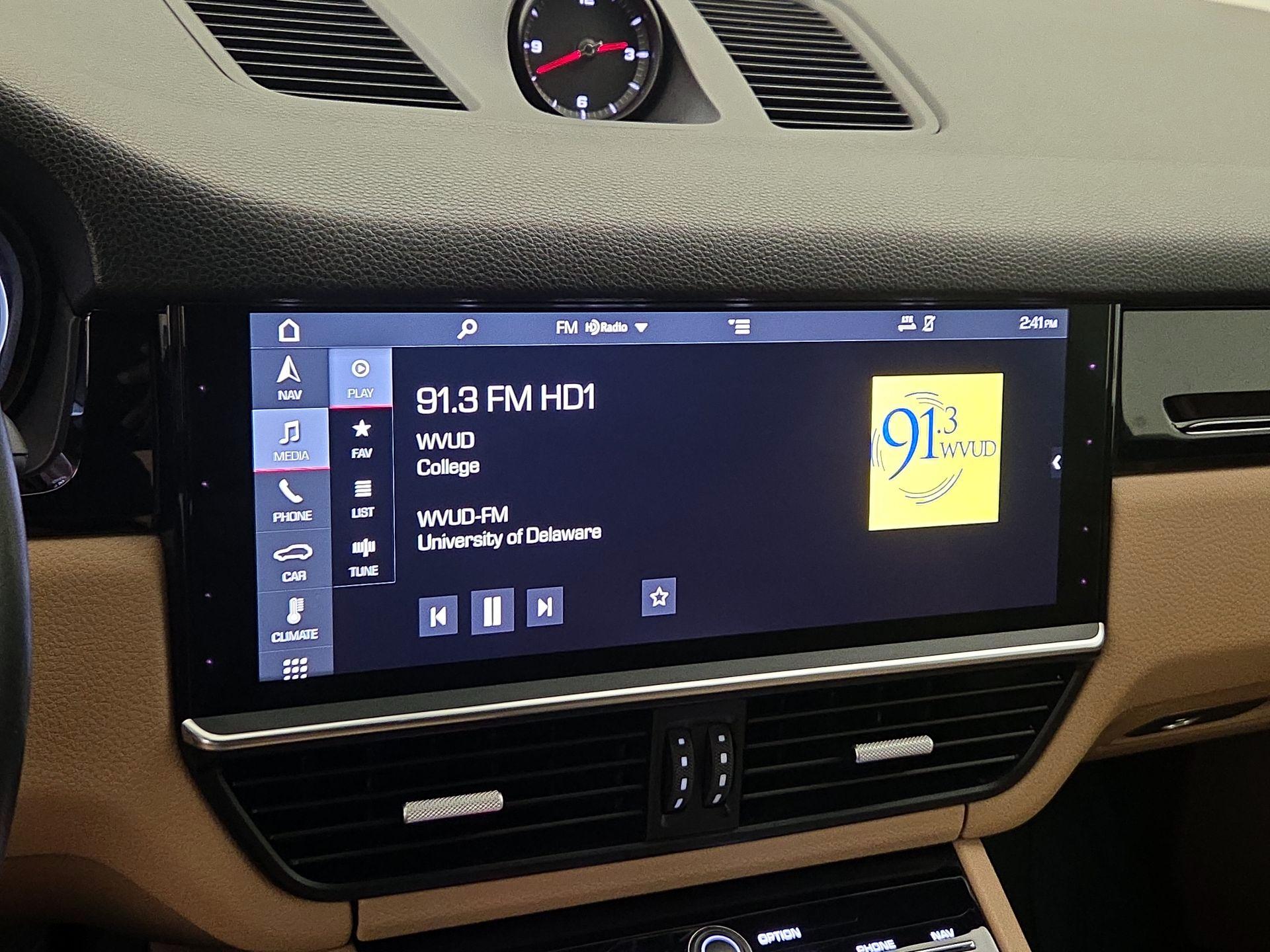 Thumbnail: 2019 Porsche Cayenne - 15
