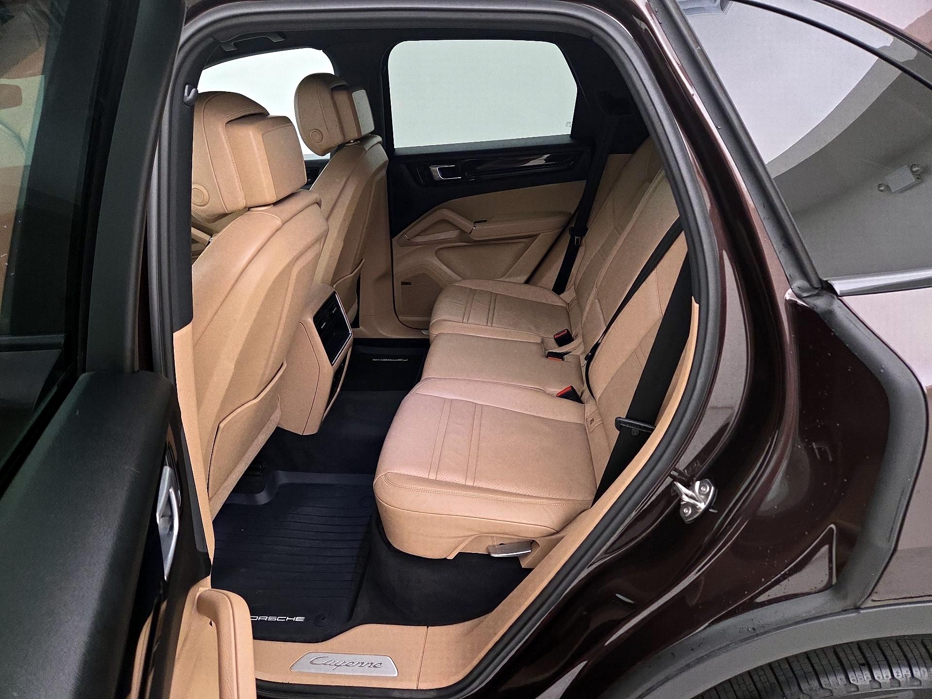 Thumbnail: 2019 Porsche Cayenne - 18