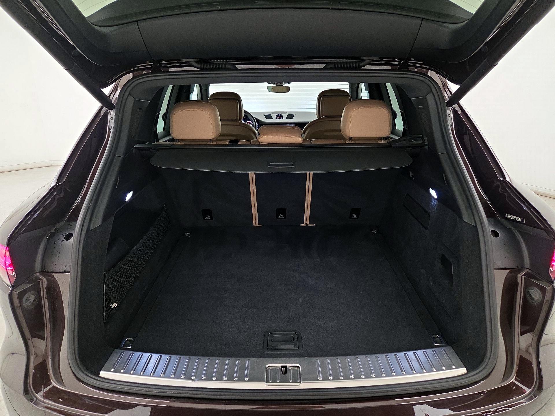 Thumbnail: 2019 Porsche Cayenne - 19