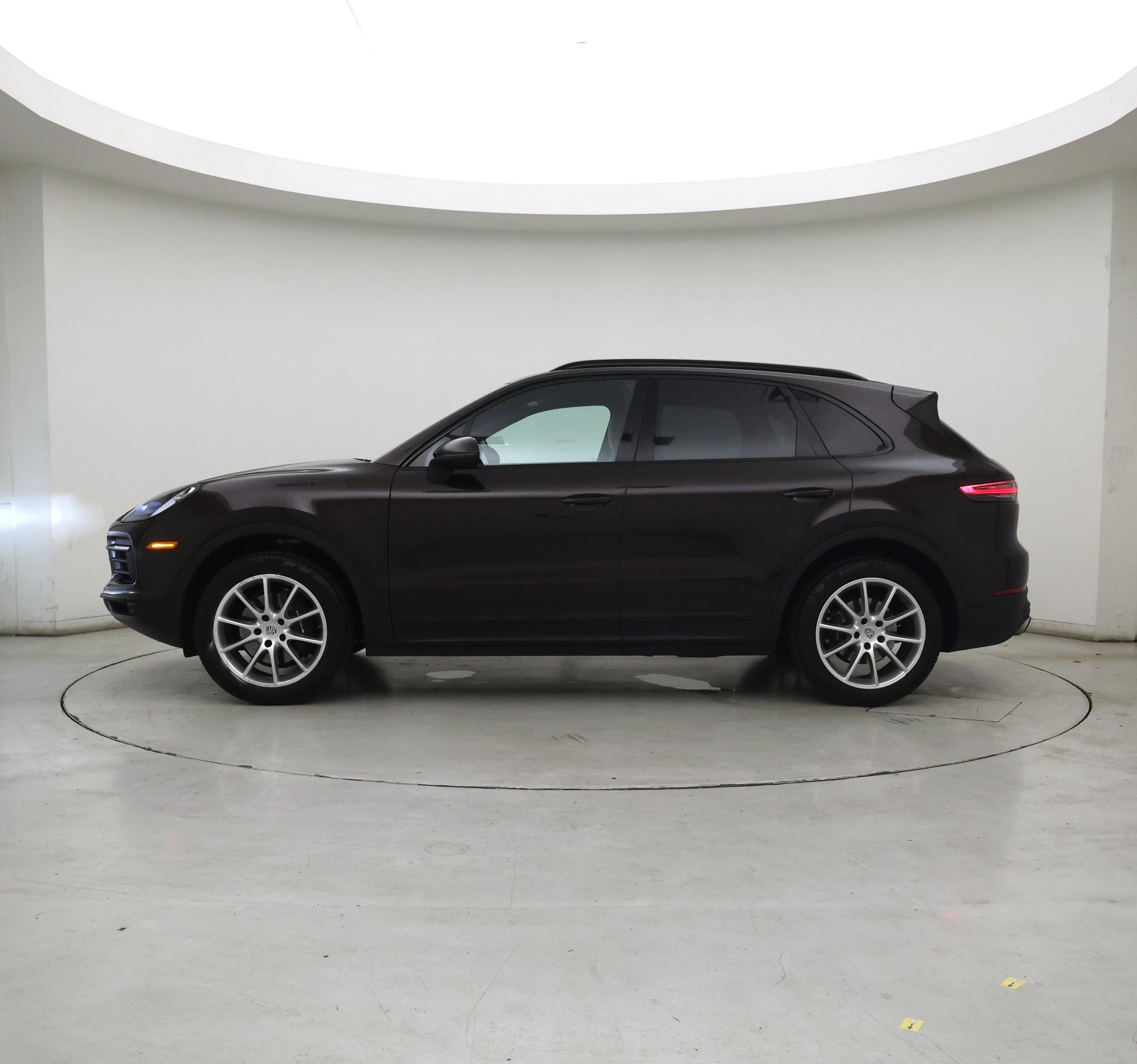 Thumbnail: 2019 Porsche Cayenne - 3