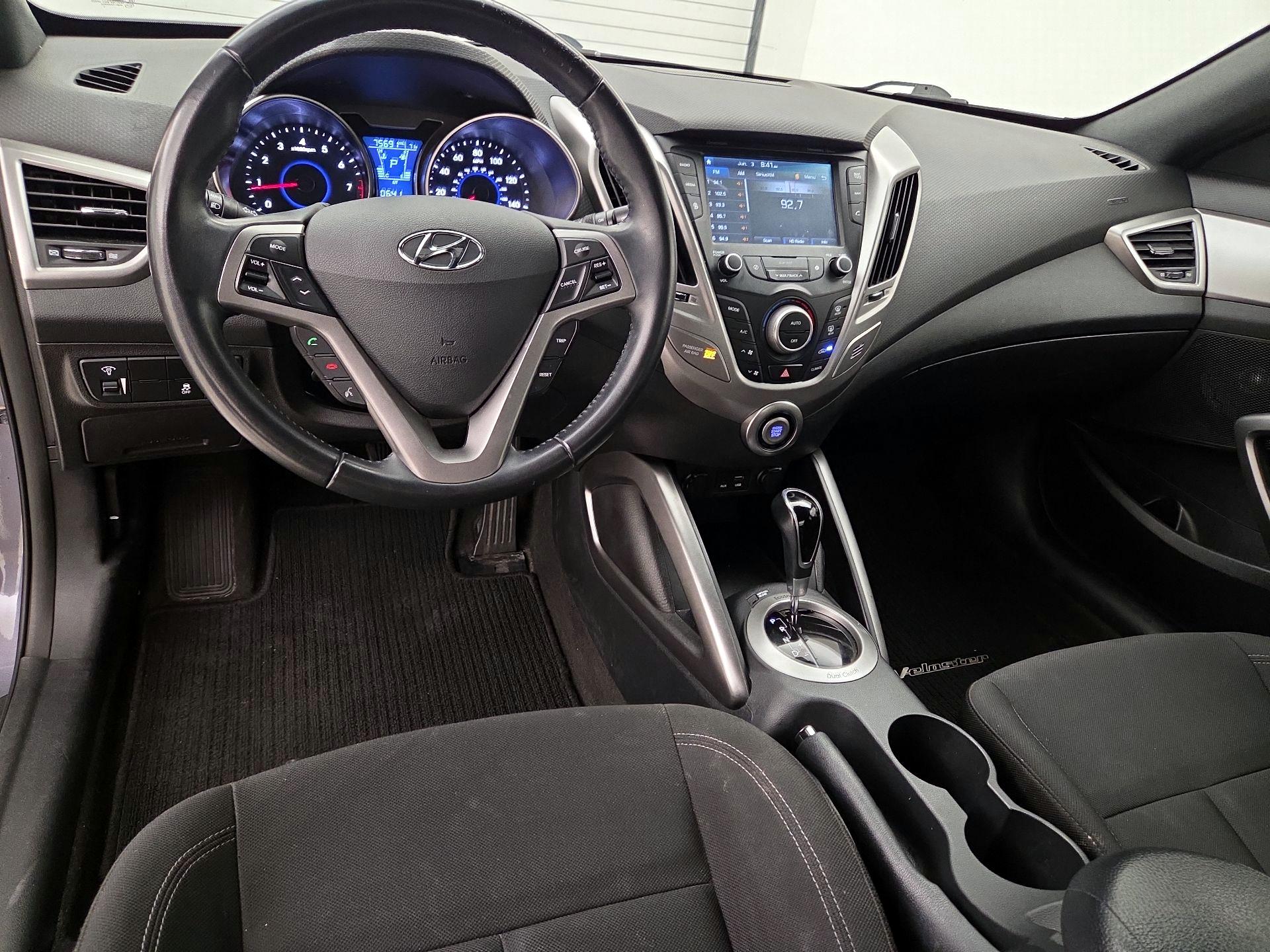 Thumbnail: 2017 Hyundai Veloster - 9