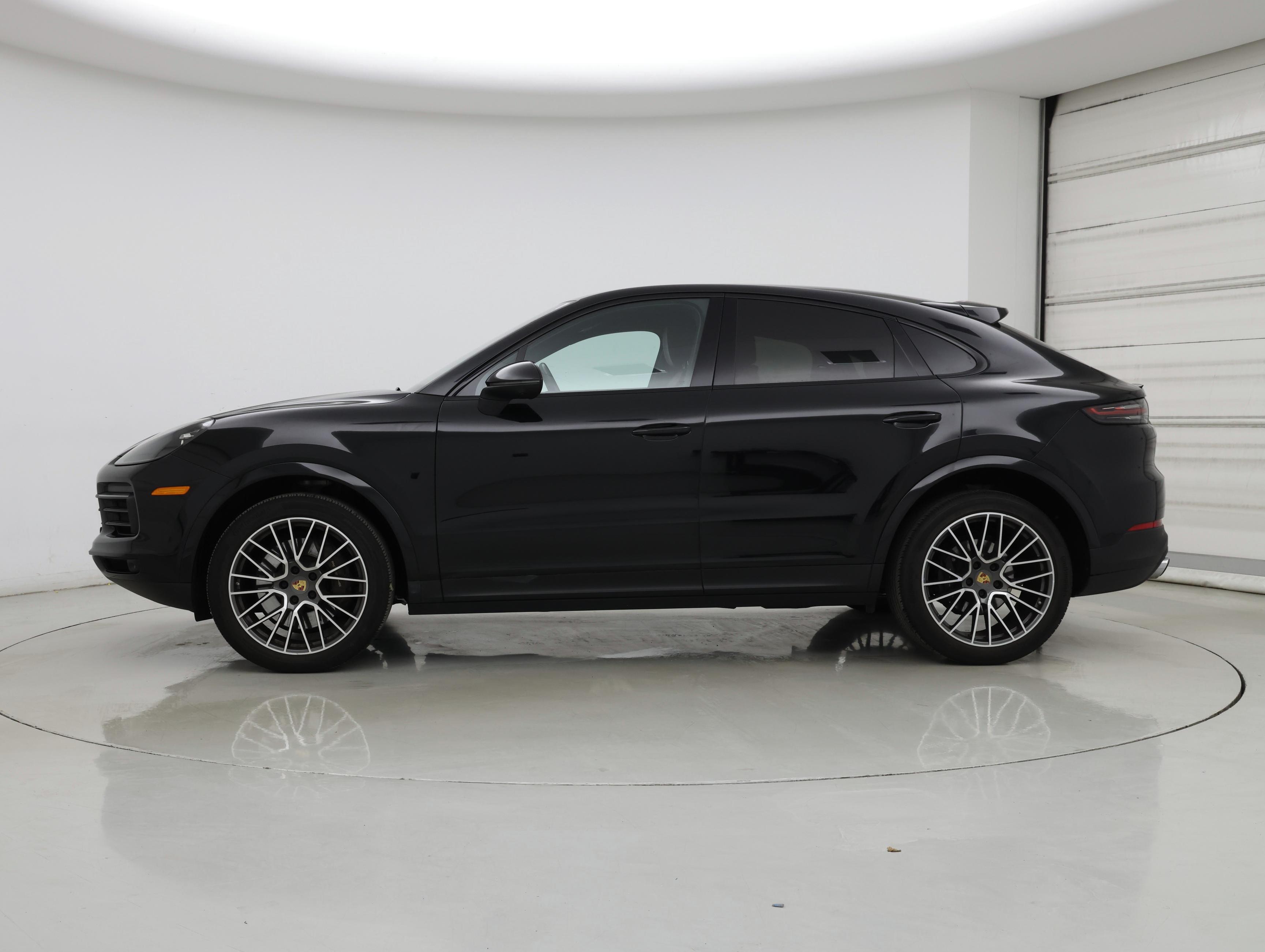 Thumbnail: 2023 Porsche Cayenne - 3
