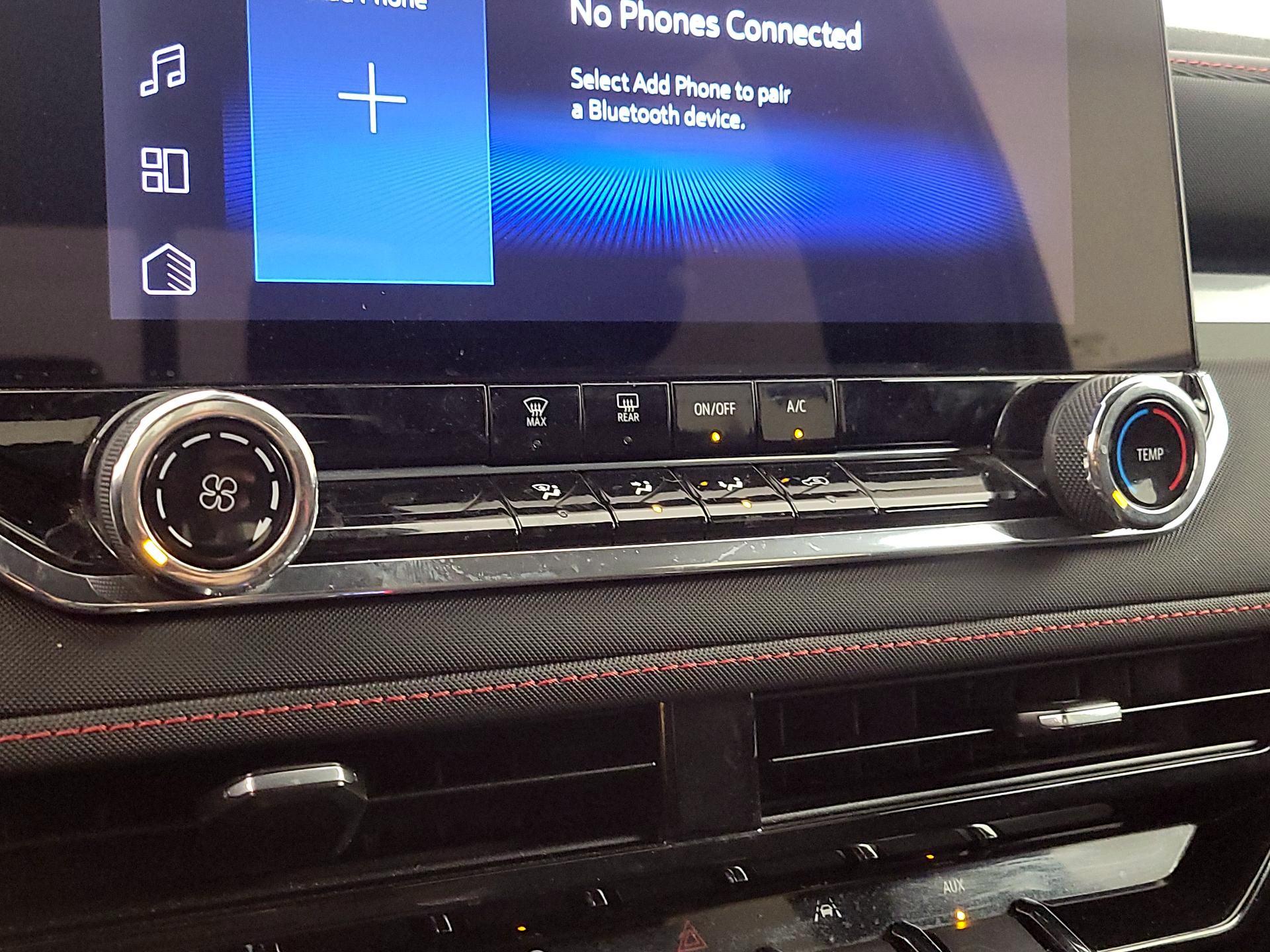 Thumbnail: 2023 Chevrolet Colorado - 17