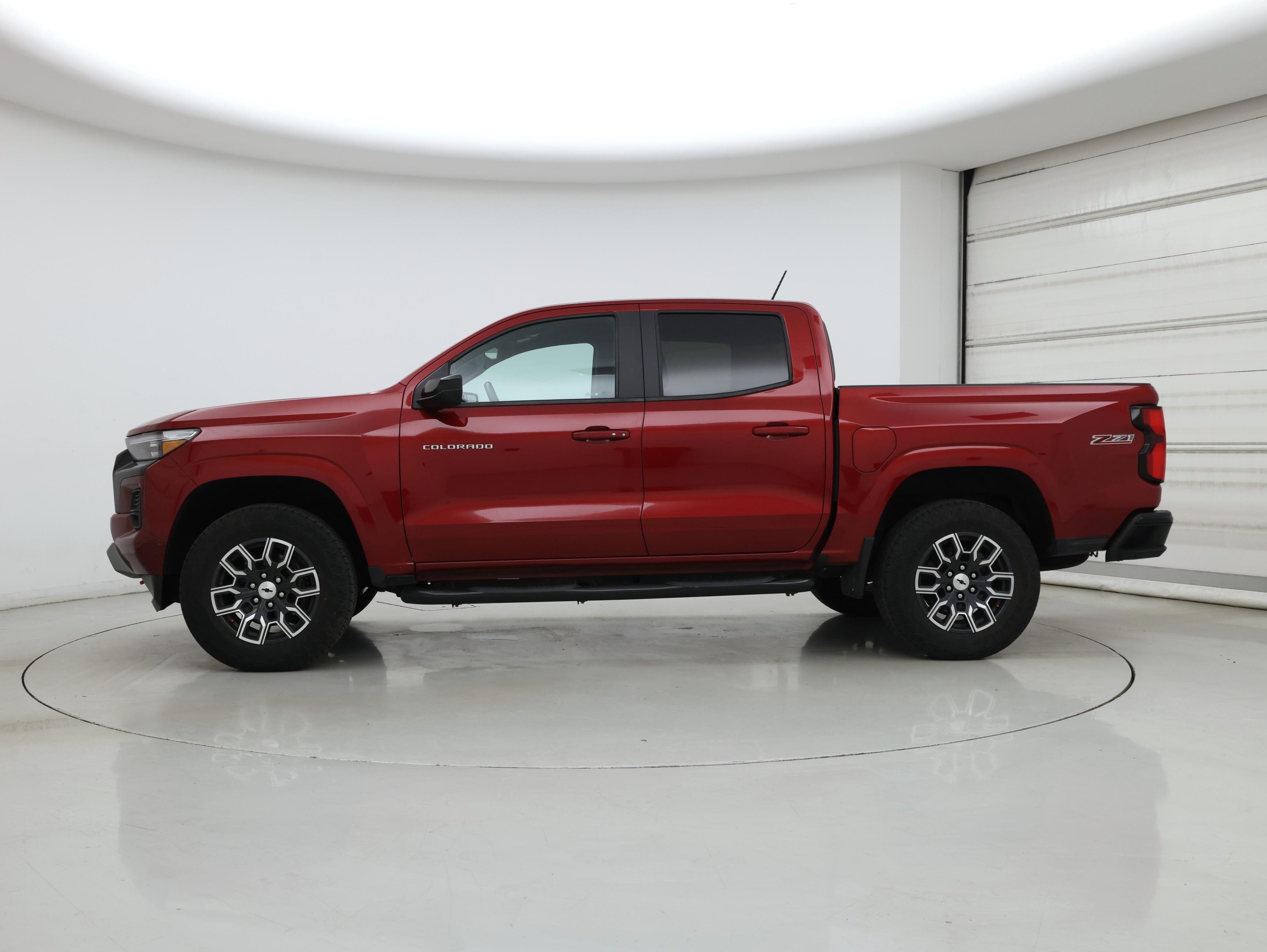 Thumbnail: 2023 Chevrolet Colorado - 3