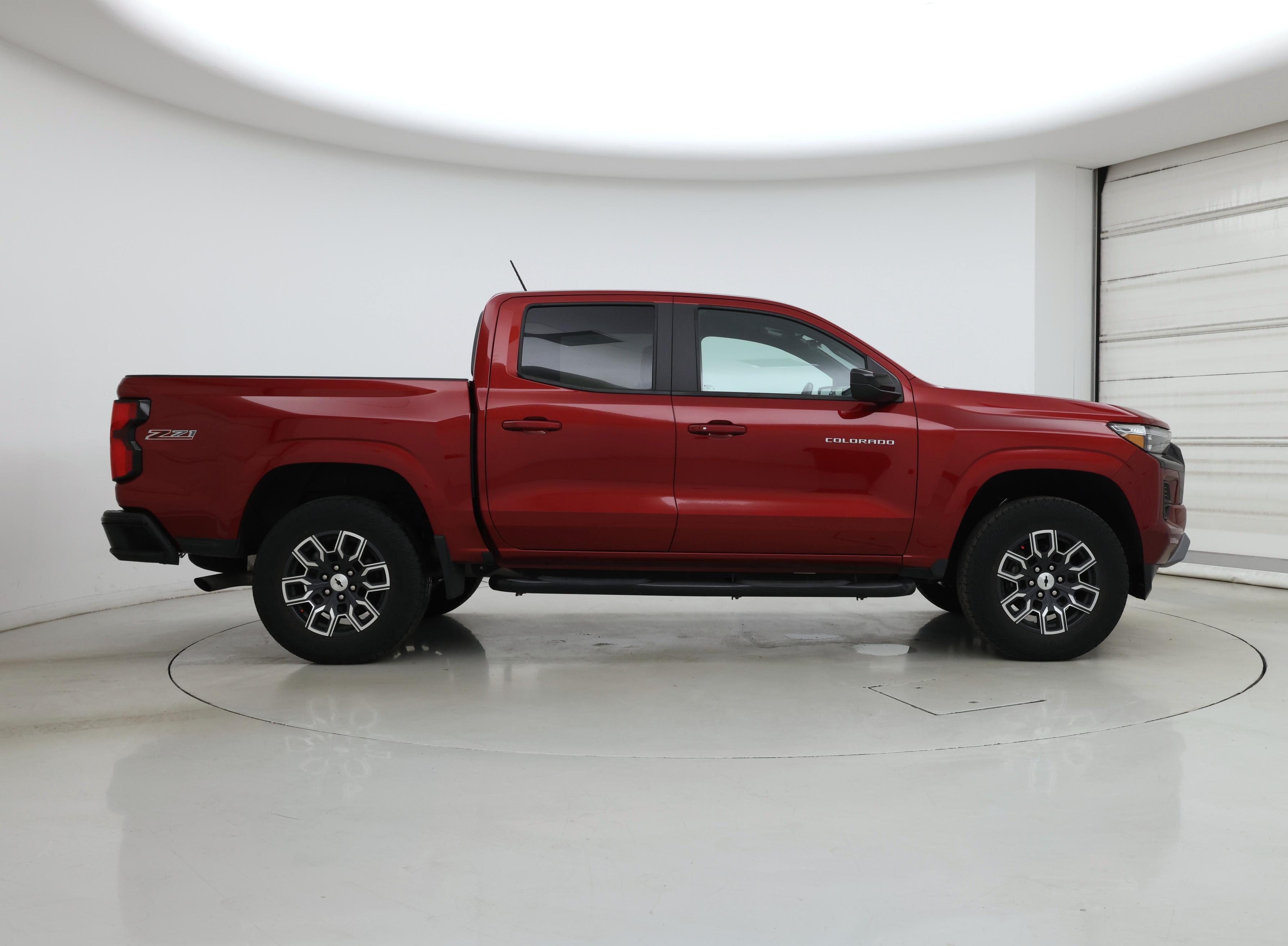 Thumbnail: 2023 Chevrolet Colorado - 7