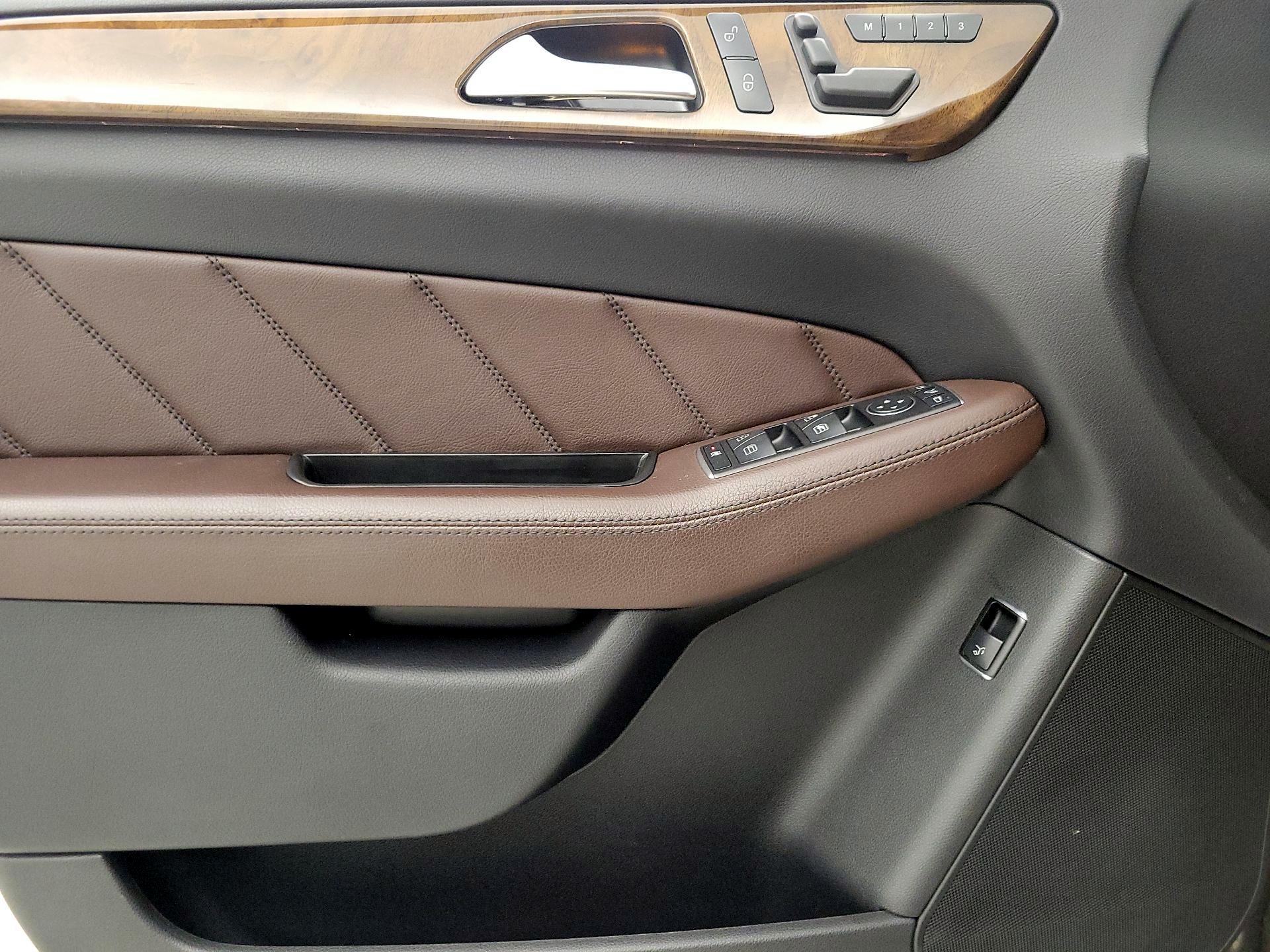 Thumbnail: 2015 Mercedes-Benz GL-Class - 12