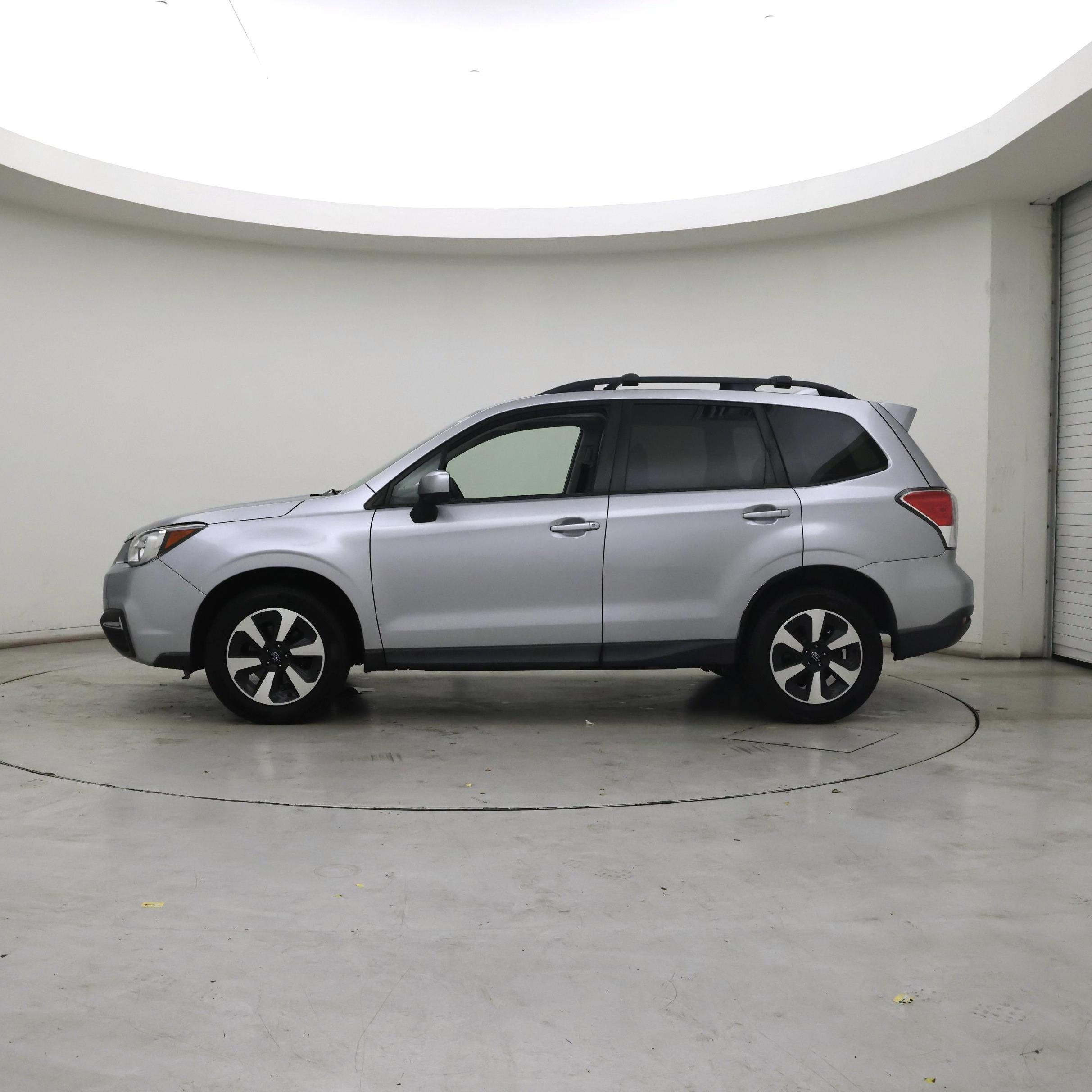 Thumbnail: 2017 Subaru Forester - 3