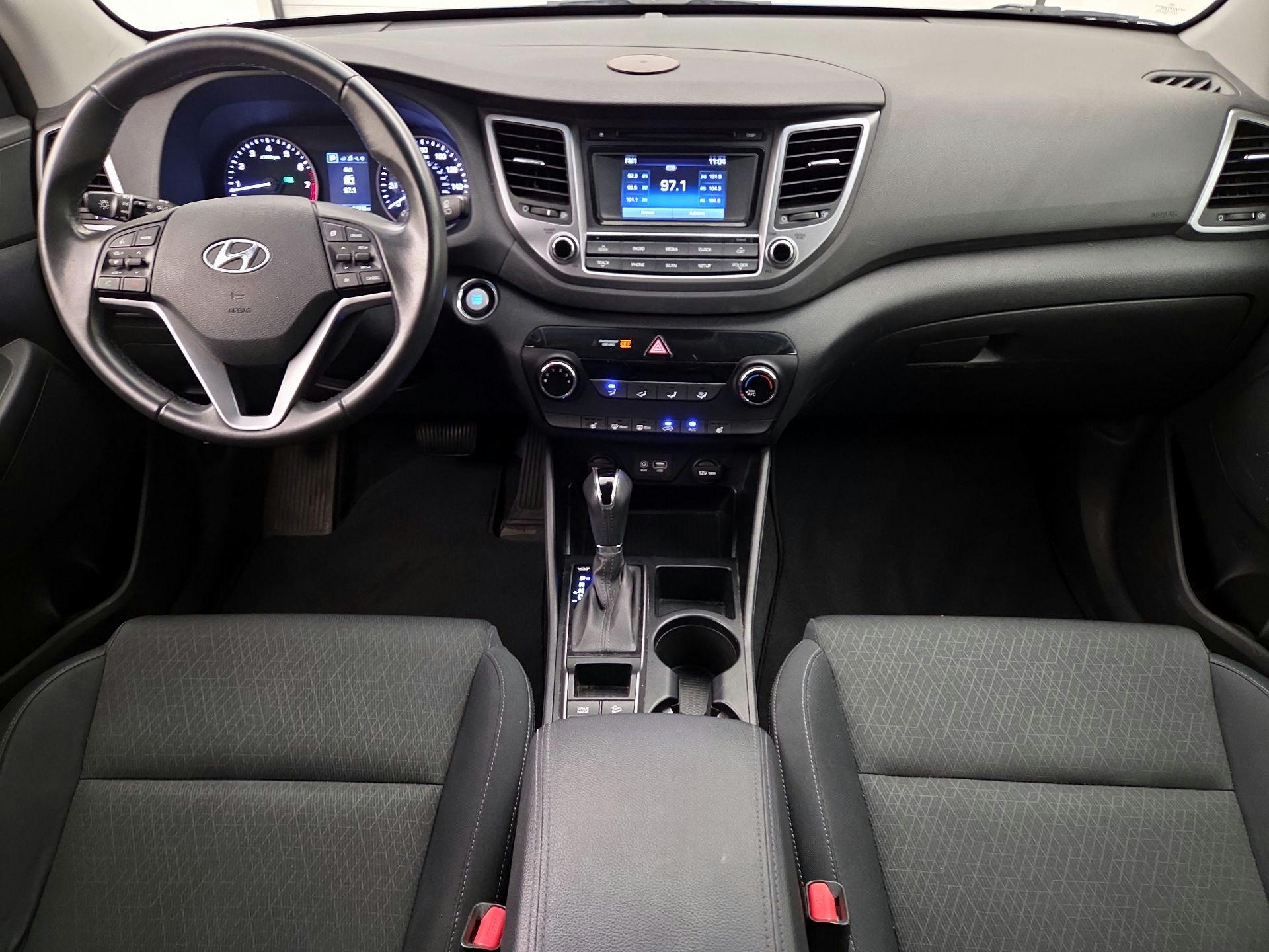 Thumbnail: 2016 Hyundai Tucson - 9