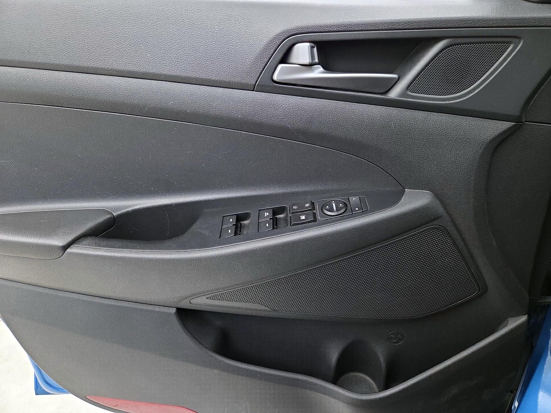 Thumbnail: 2016 Hyundai Tucson - 12
