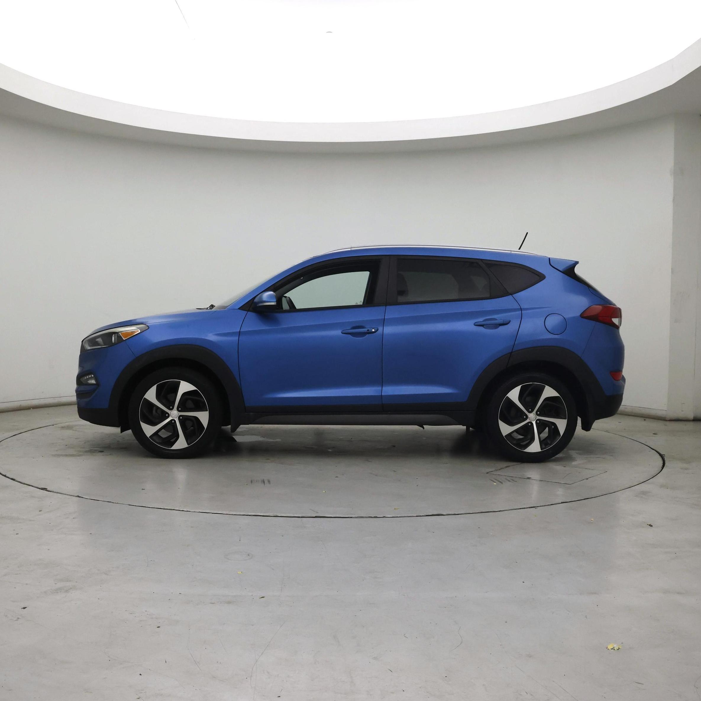 Thumbnail: 2016 Hyundai Tucson - 3