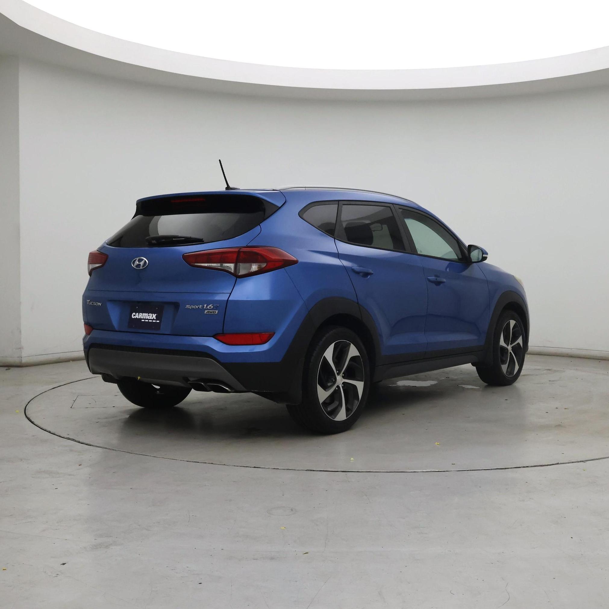 Thumbnail: 2016 Hyundai Tucson - 8