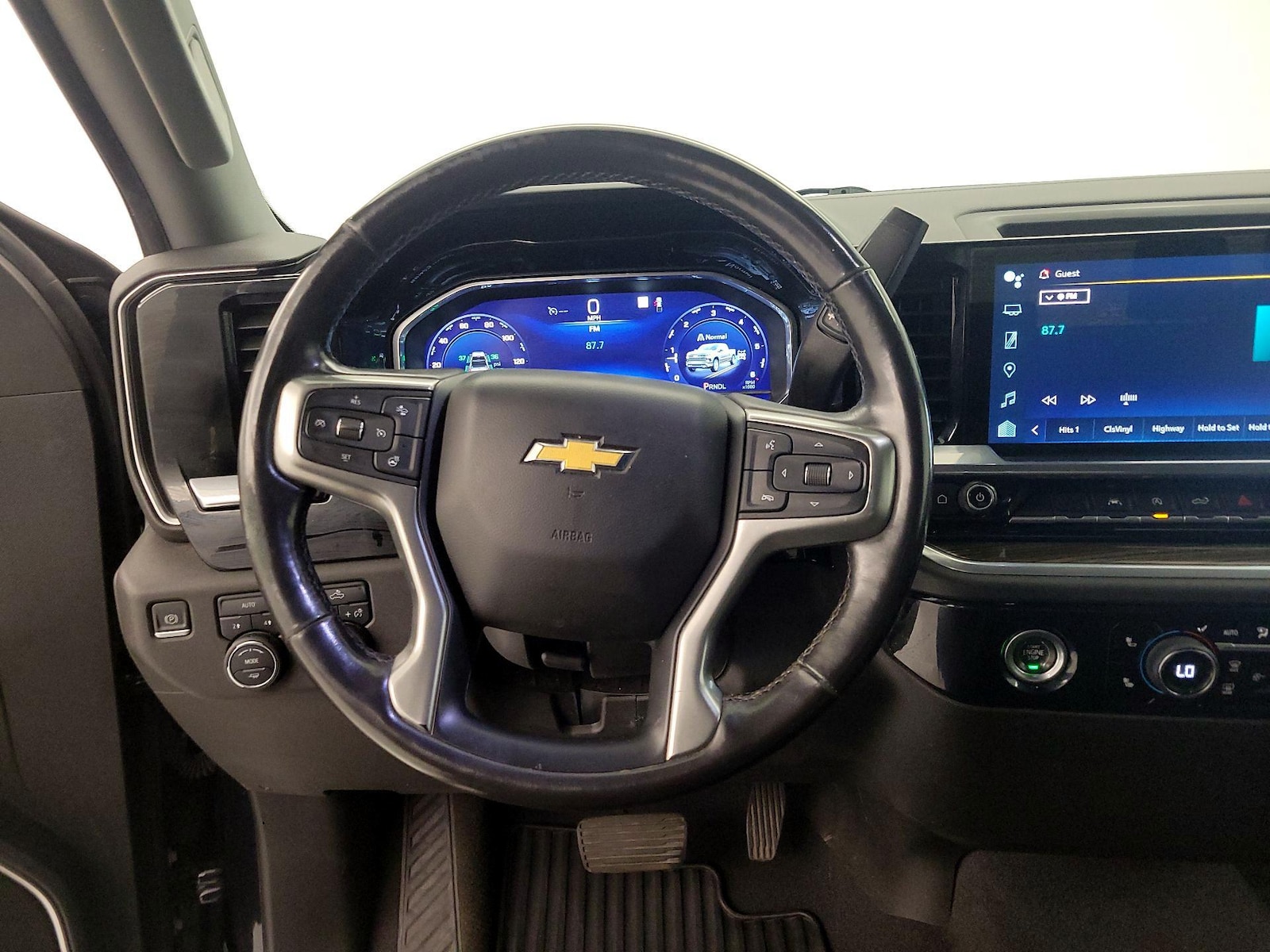 2022 Chevrolet Silverado 1500 LT - Photo 11