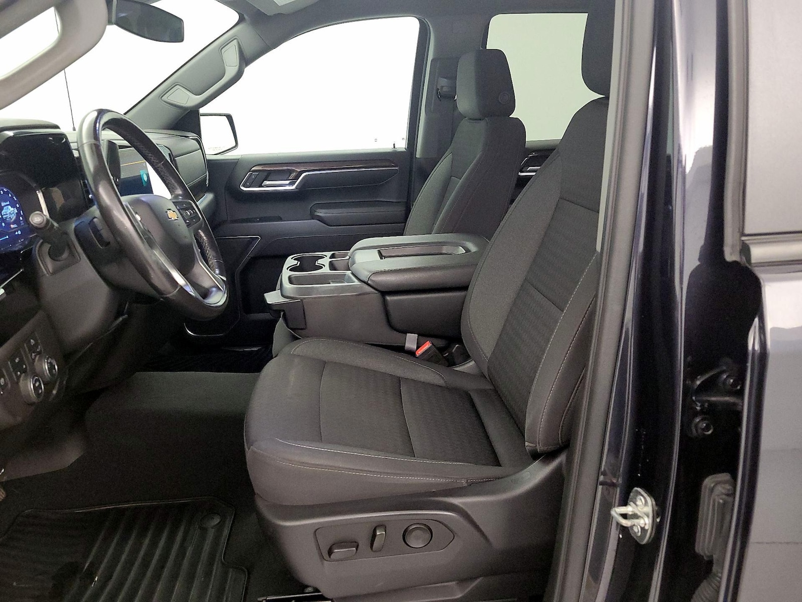 2022 Chevrolet Silverado 1500 LT - Photo 12