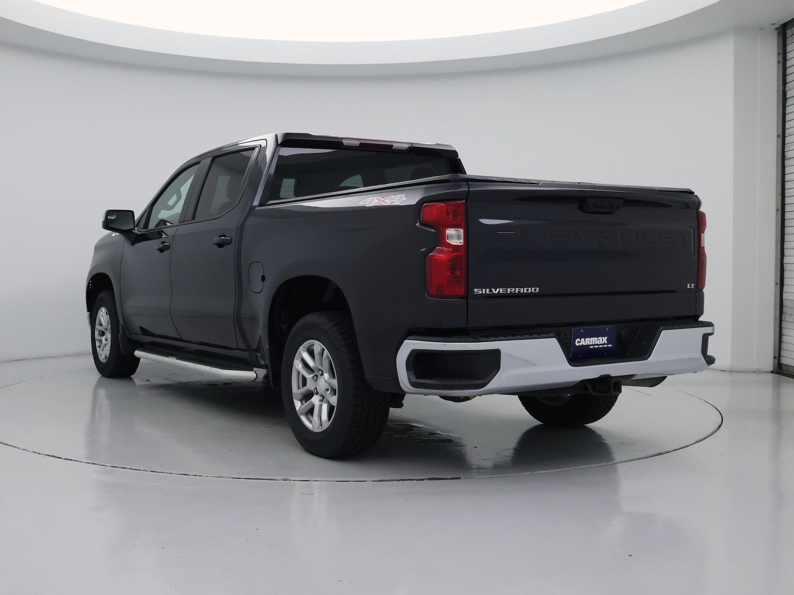 2022 Chevrolet Silverado 1500 LT - Photo 3
