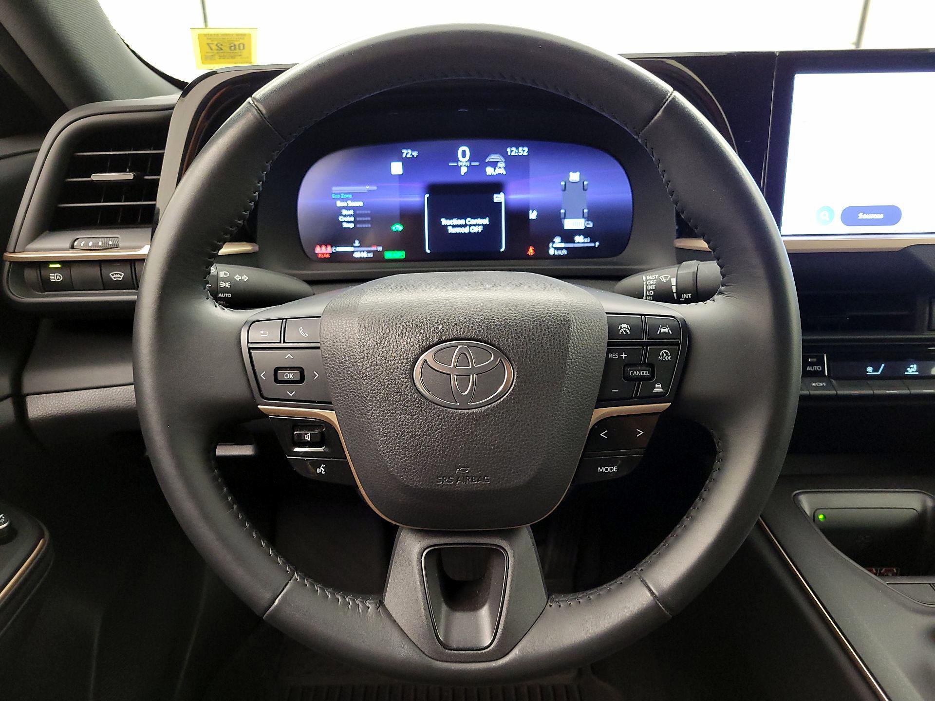 Thumbnail: 2023 Toyota Crown - 10