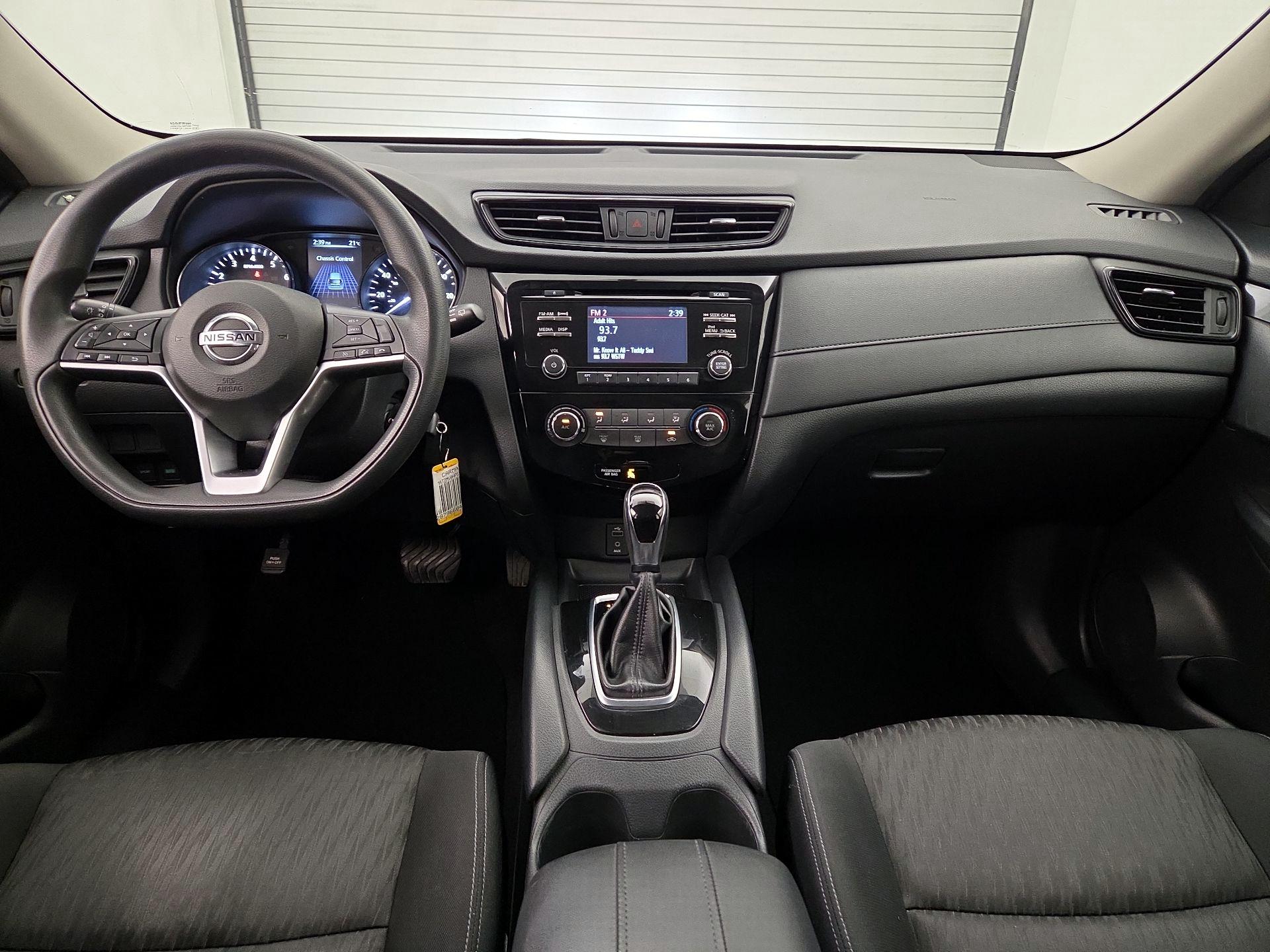 Thumbnail: 2017 Nissan Rogue - 9