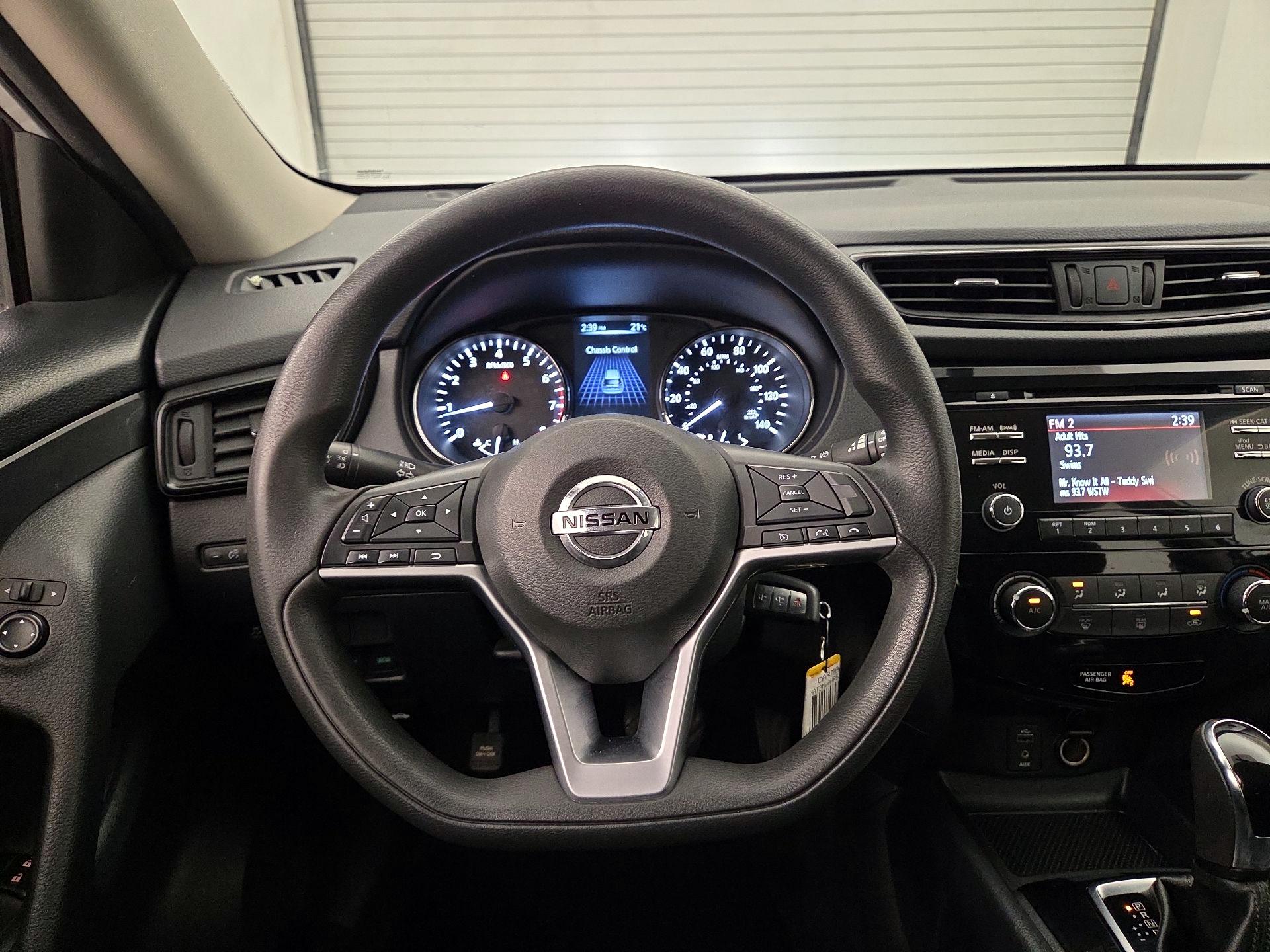 Thumbnail: 2017 Nissan Rogue - 10