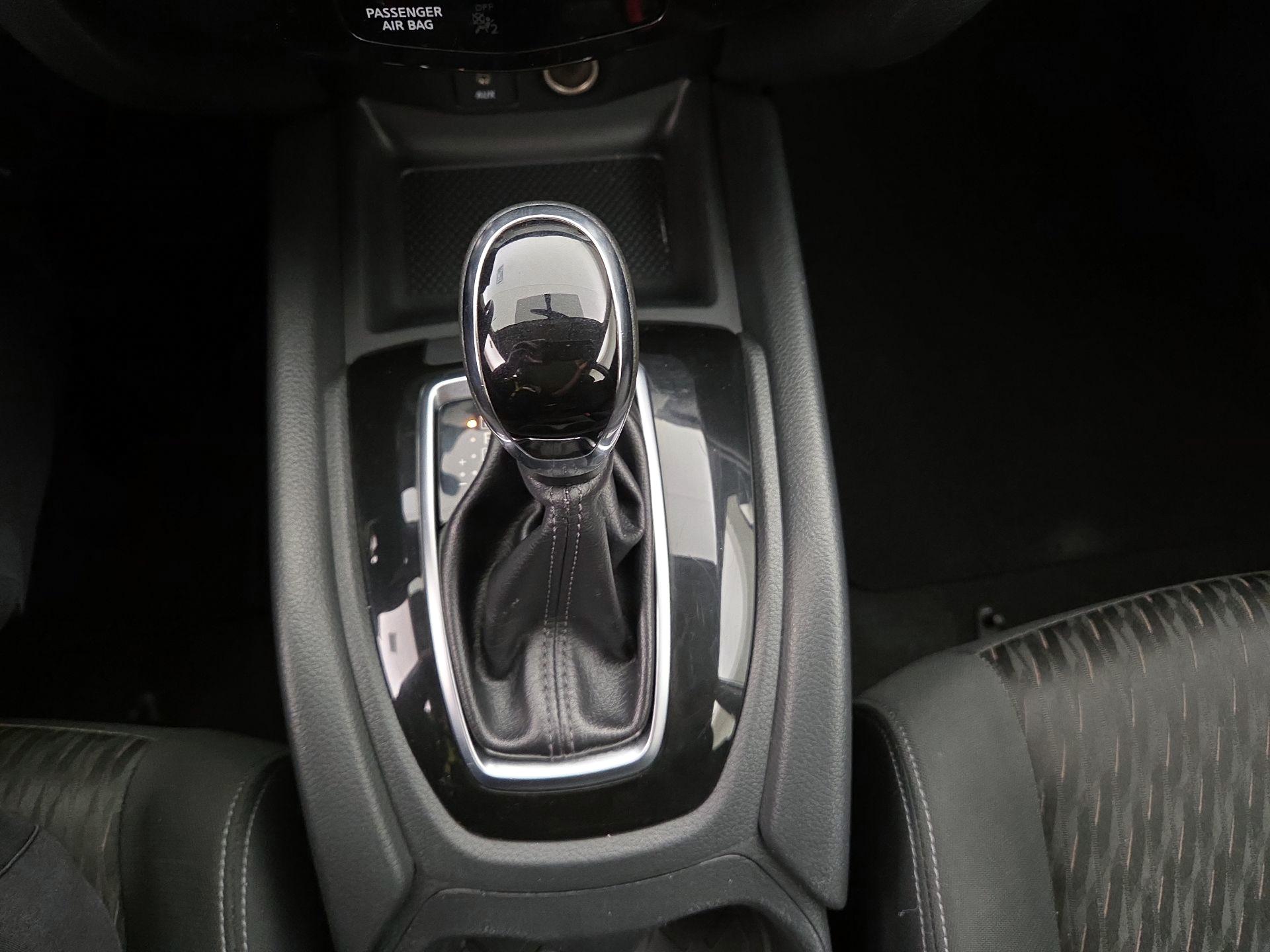 Thumbnail: 2017 Nissan Rogue - 17