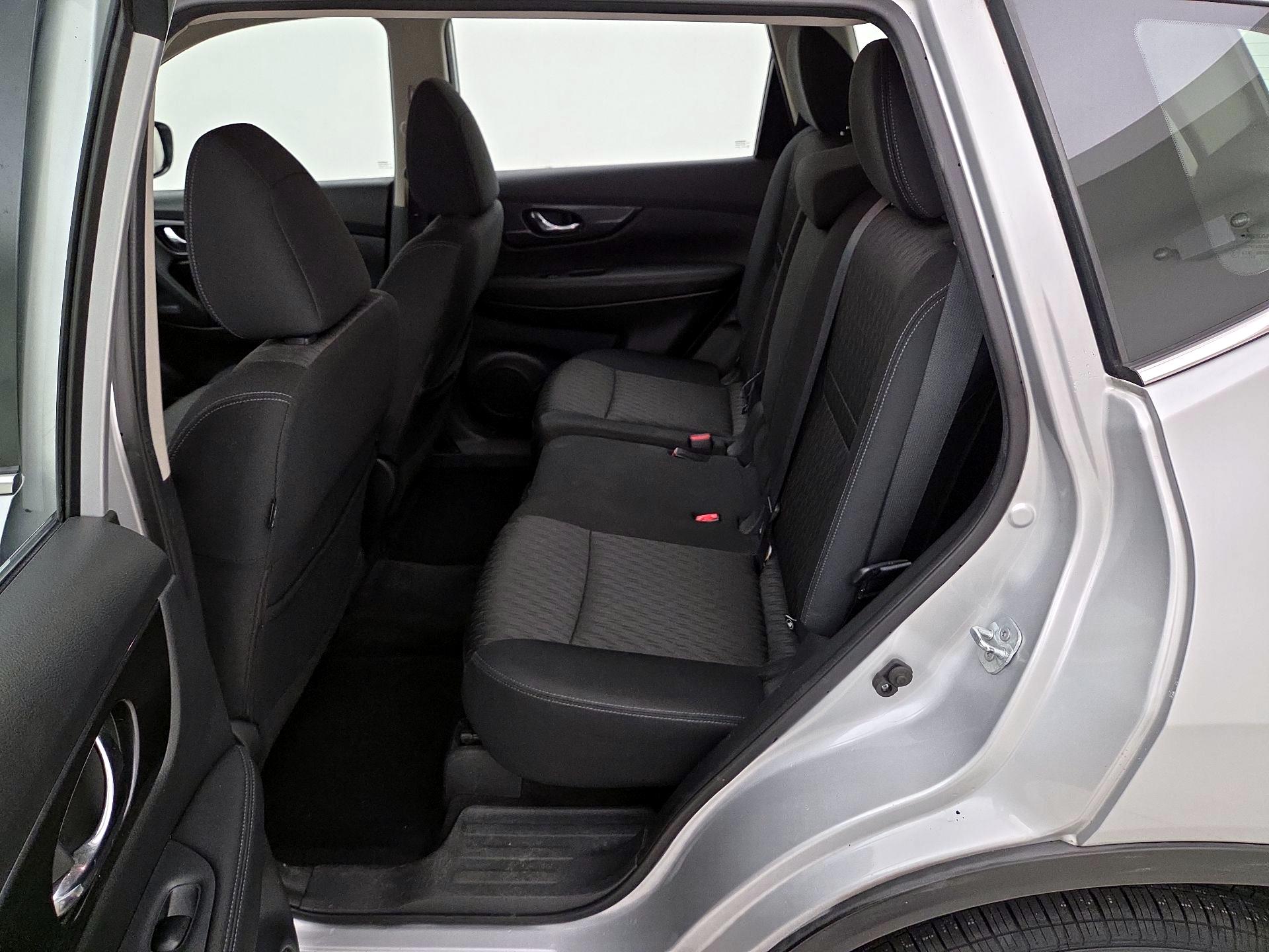Thumbnail: 2017 Nissan Rogue - 19