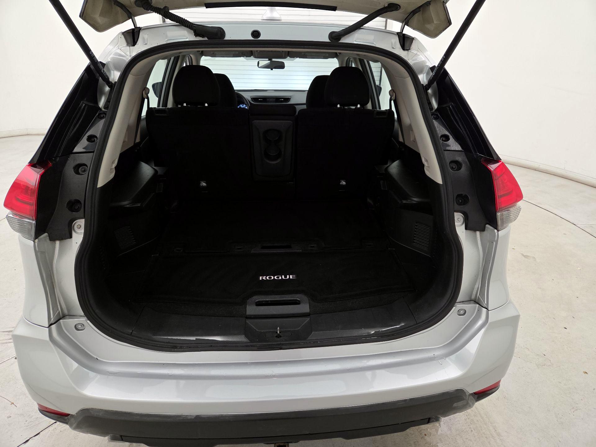 Thumbnail: 2017 Nissan Rogue - 20