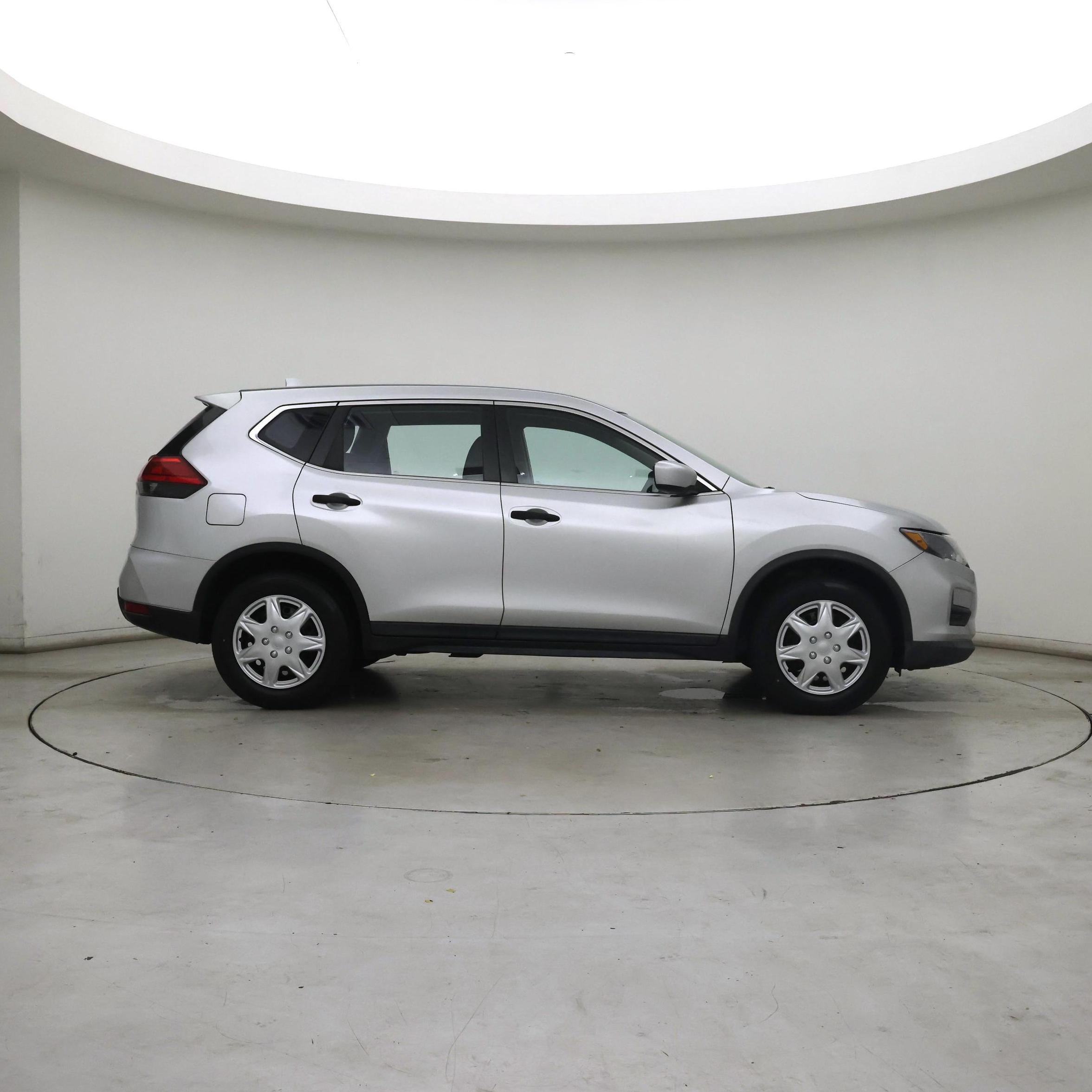 Thumbnail: 2017 Nissan Rogue - 7