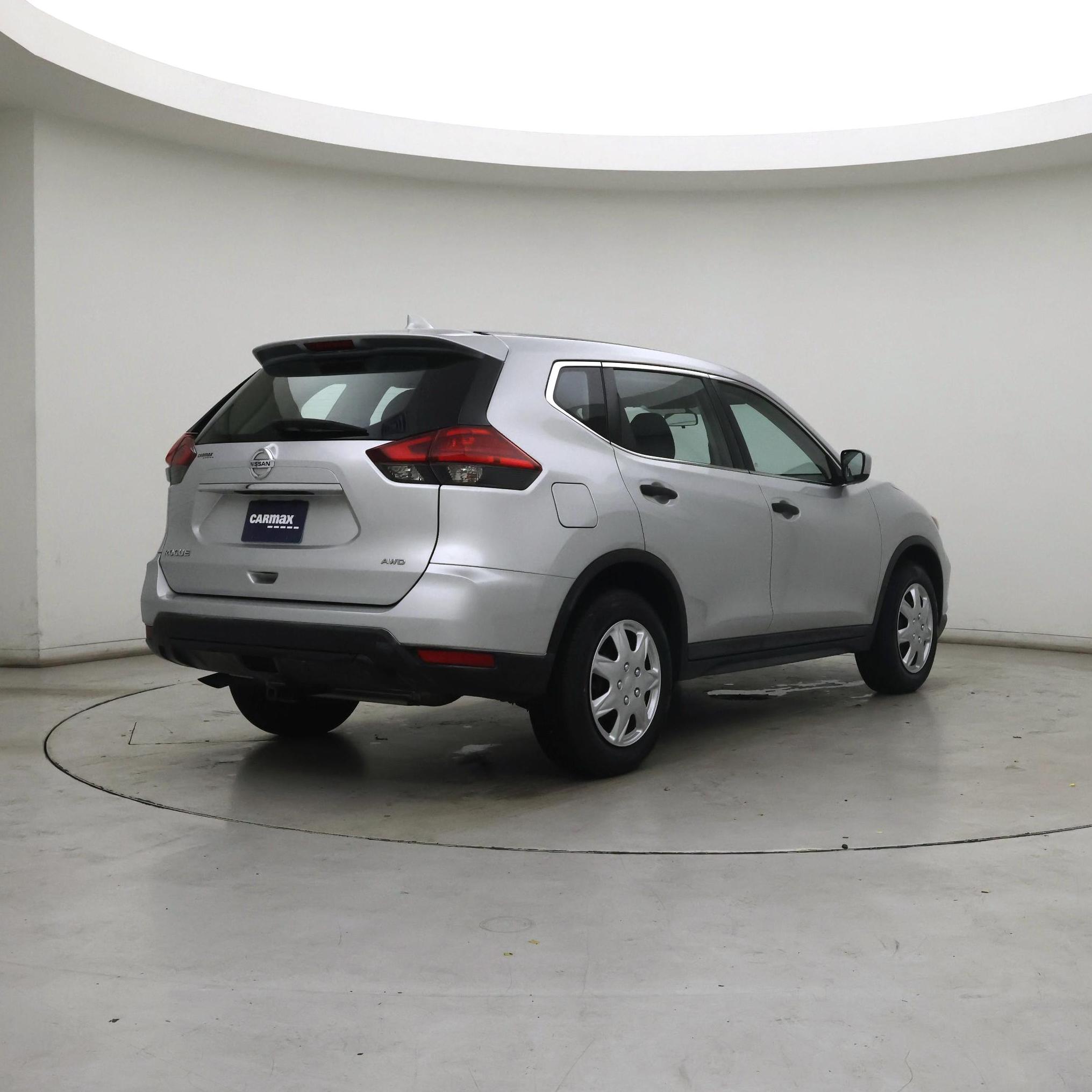 Thumbnail: 2017 Nissan Rogue - 8