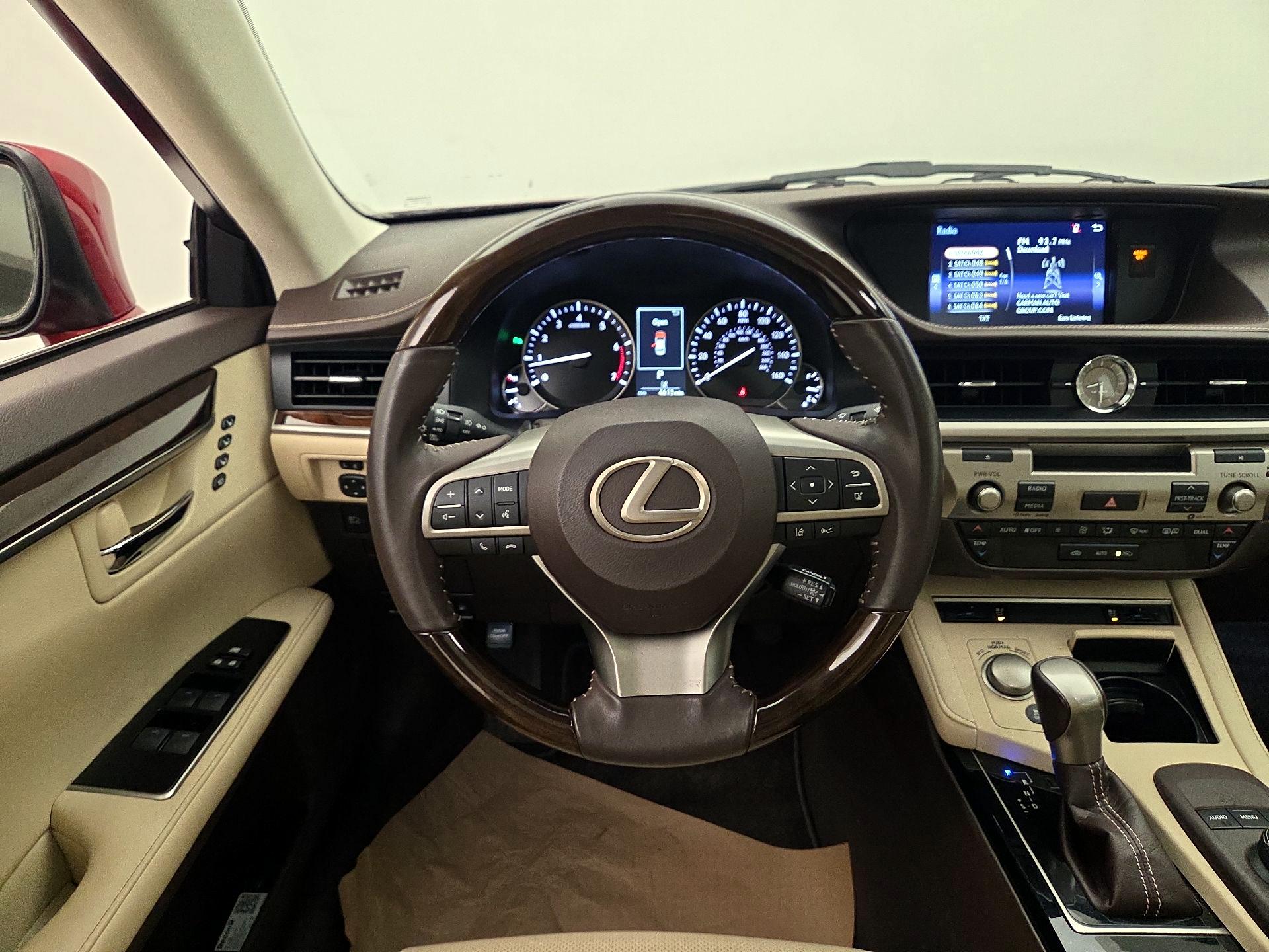 Thumbnail: 2018 Lexus ES - 10