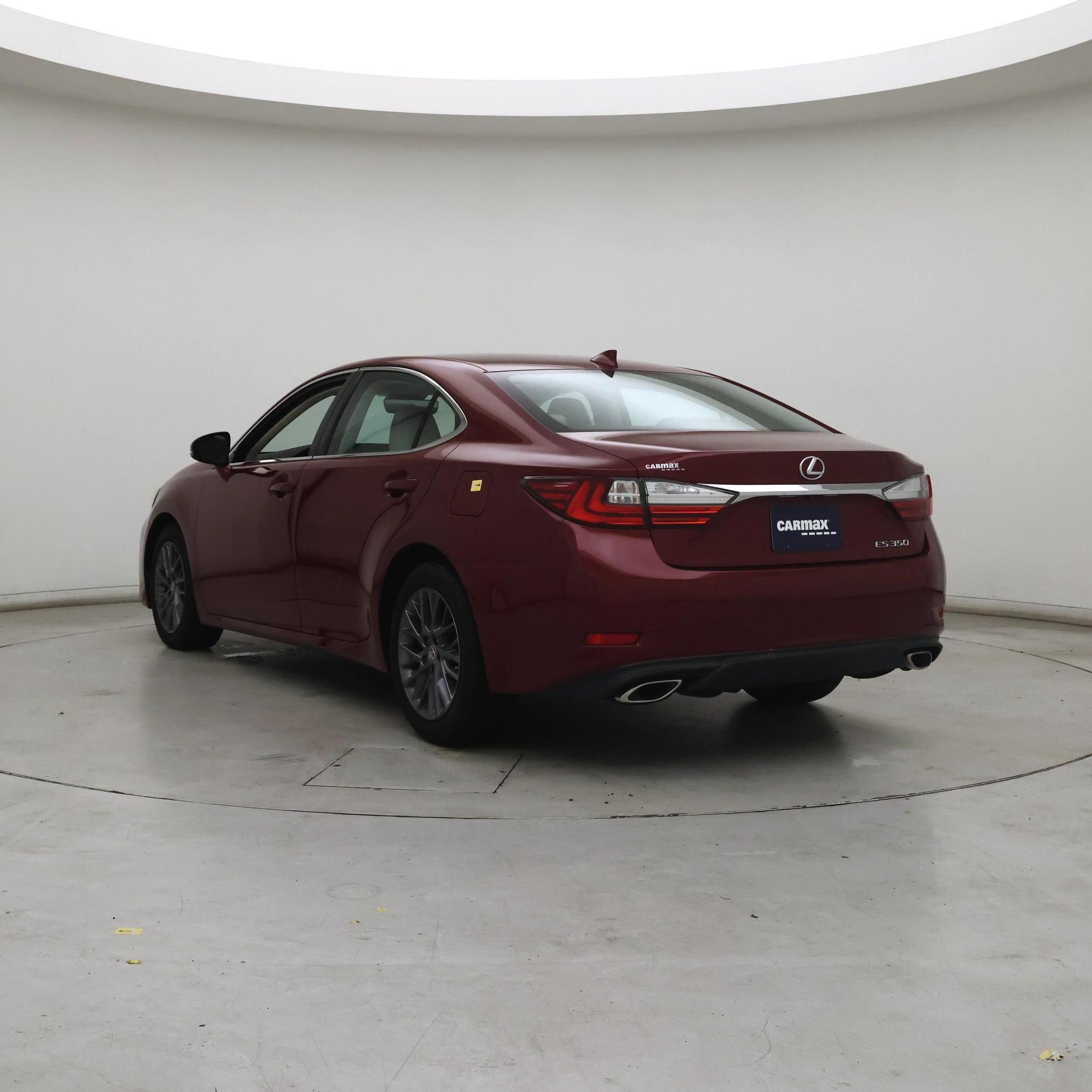 Thumbnail: 2018 Lexus ES - 2