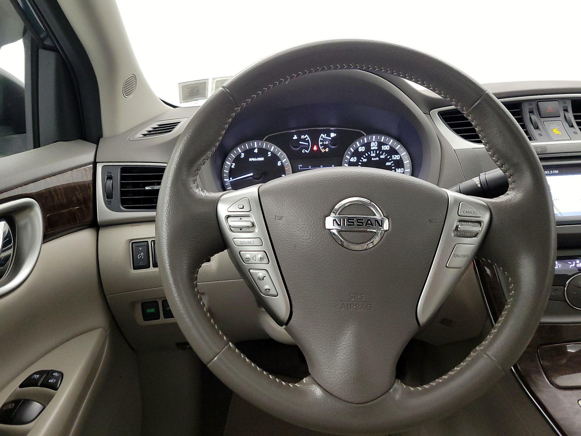 Thumbnail: 2014 Nissan Sentra - 10