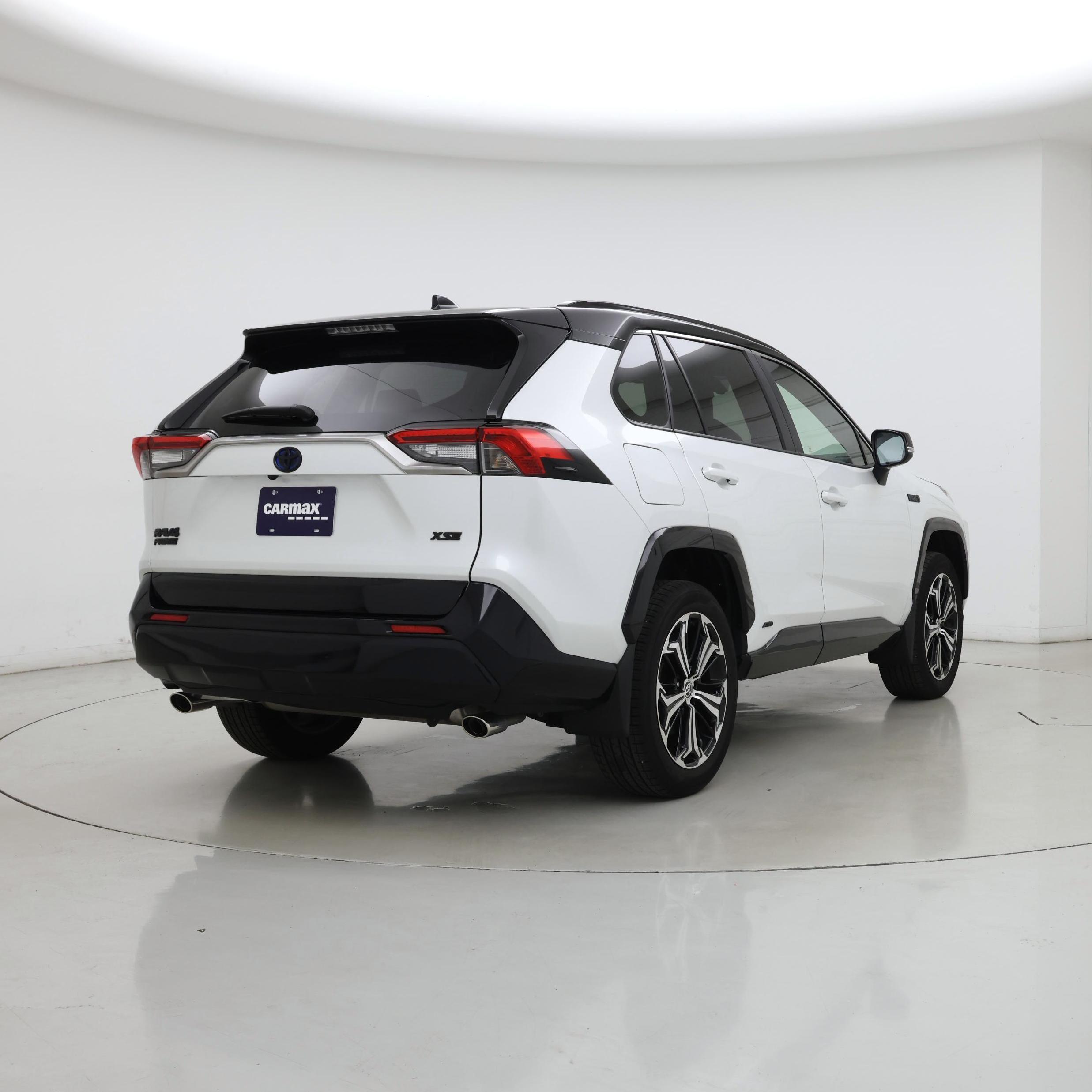 Thumbnail: 2023 Toyota RAV4 - 8
