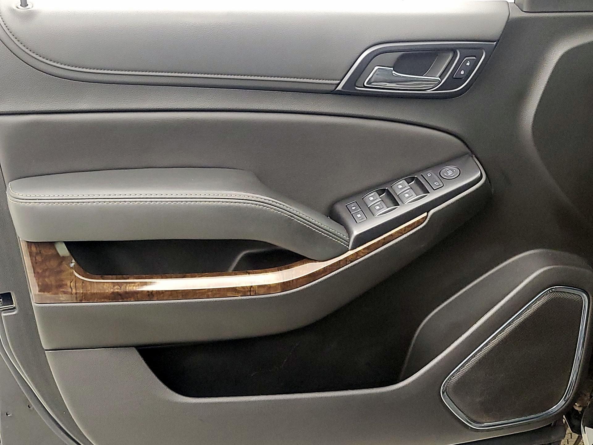 Thumbnail: 2019 Chevrolet Tahoe - 12