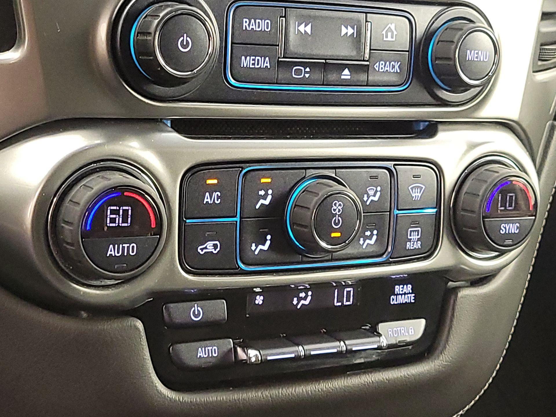 Thumbnail: 2019 Chevrolet Tahoe - 16