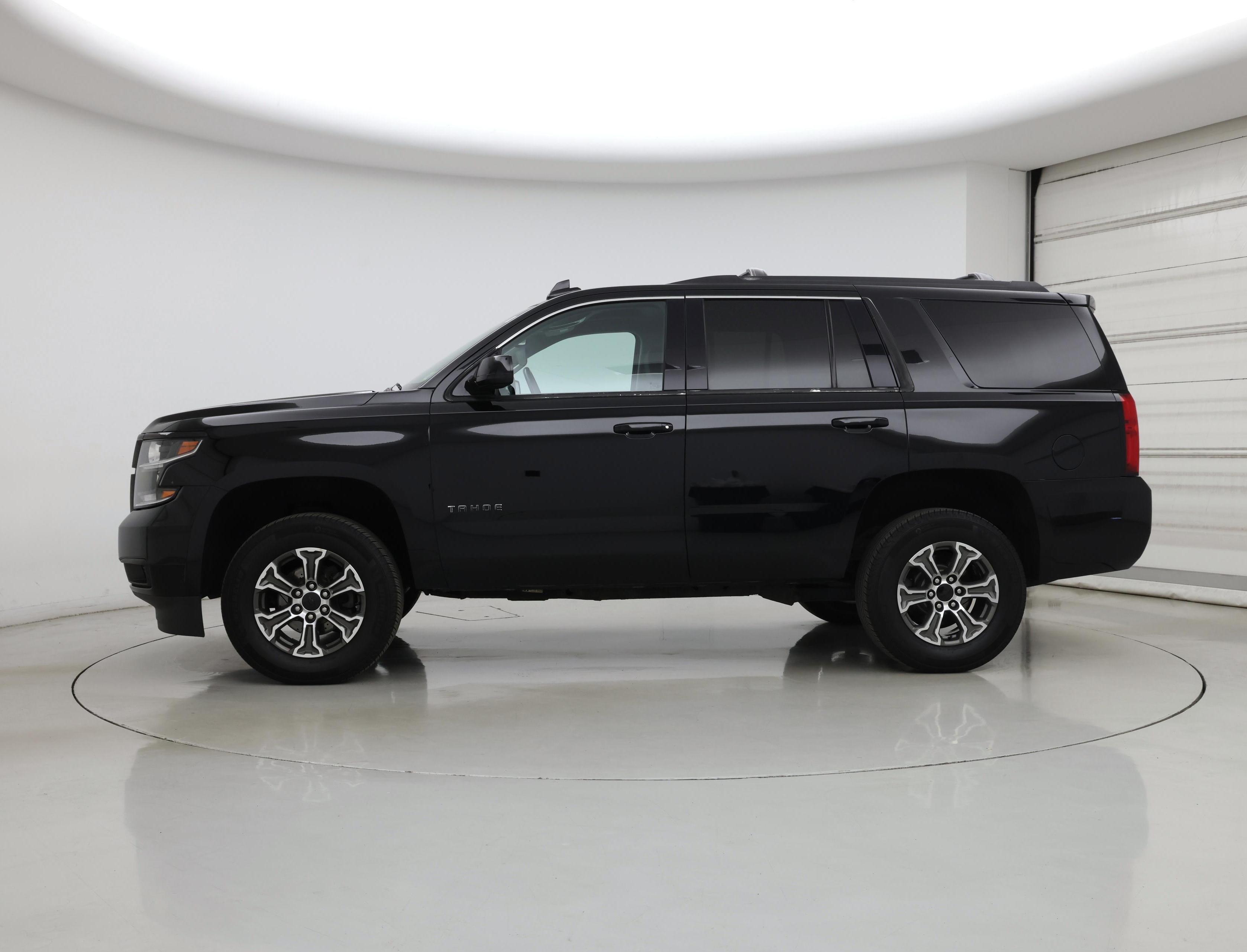 Thumbnail: 2019 Chevrolet Tahoe - 3
