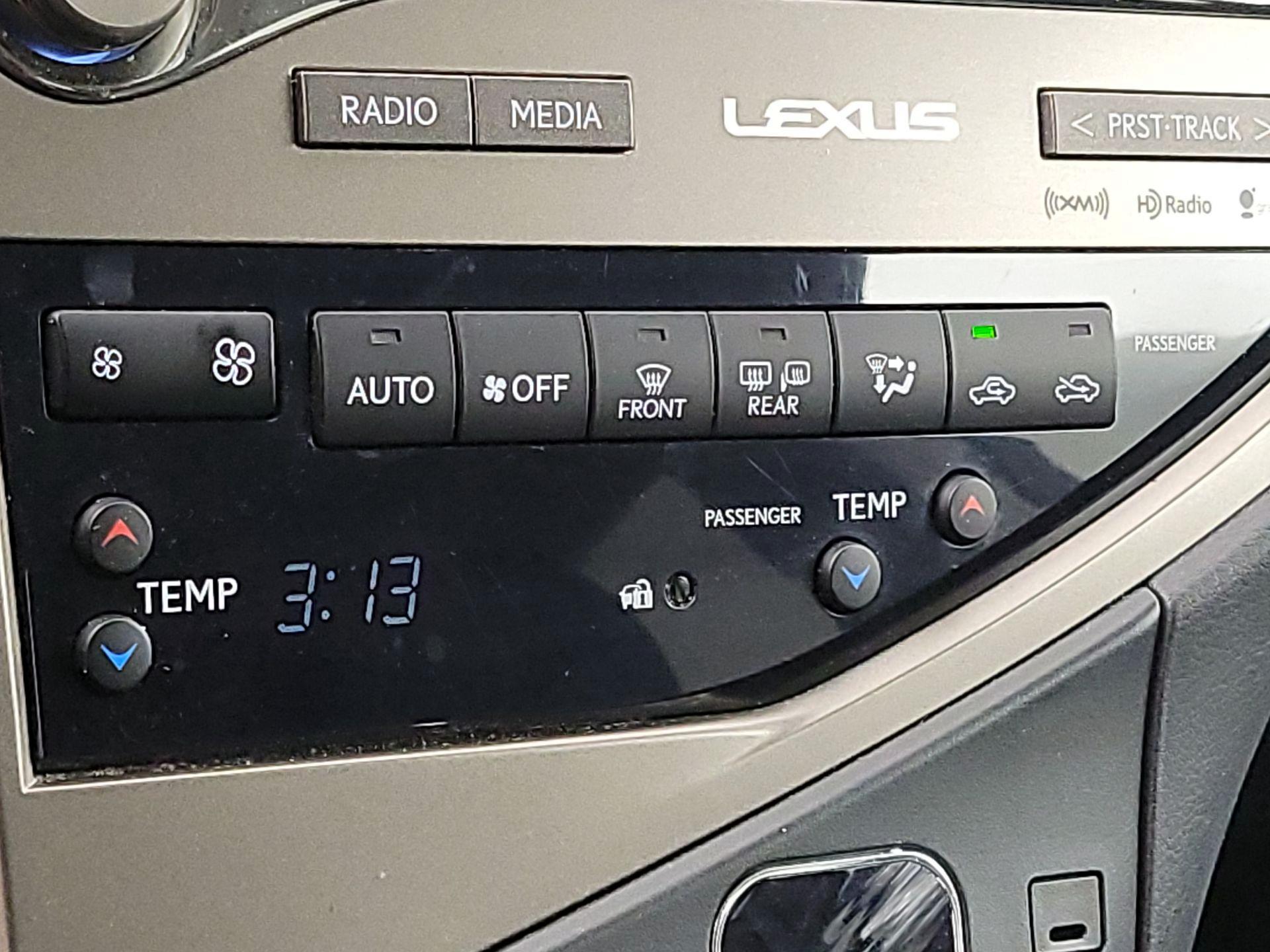 Thumbnail: 2015 Lexus RX - 17
