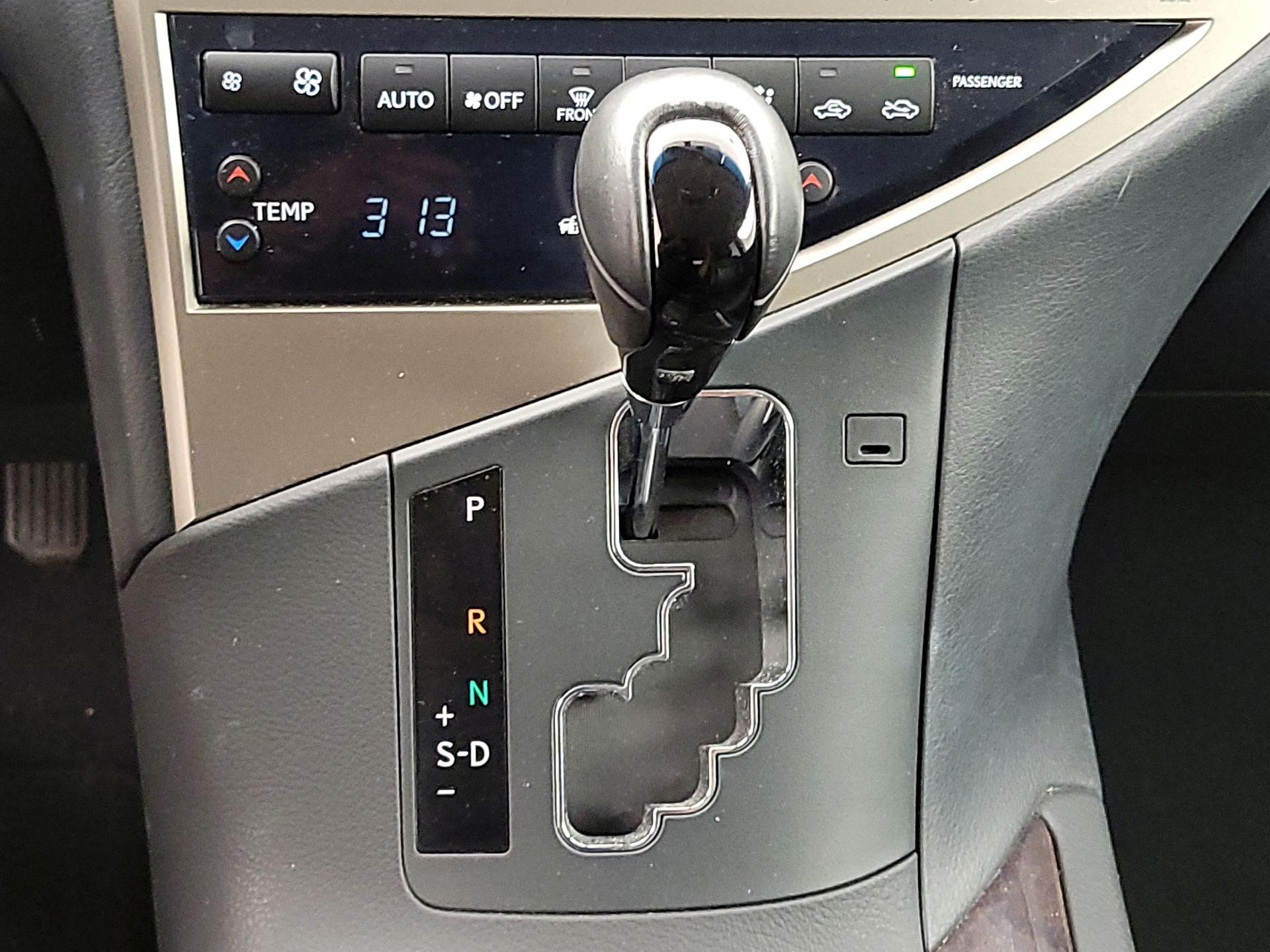 Thumbnail: 2015 Lexus RX - 18