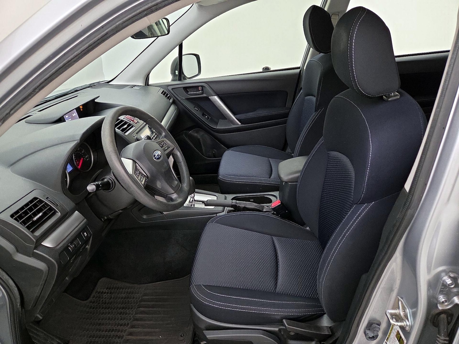 2015 Subaru Forester i - Photo 12