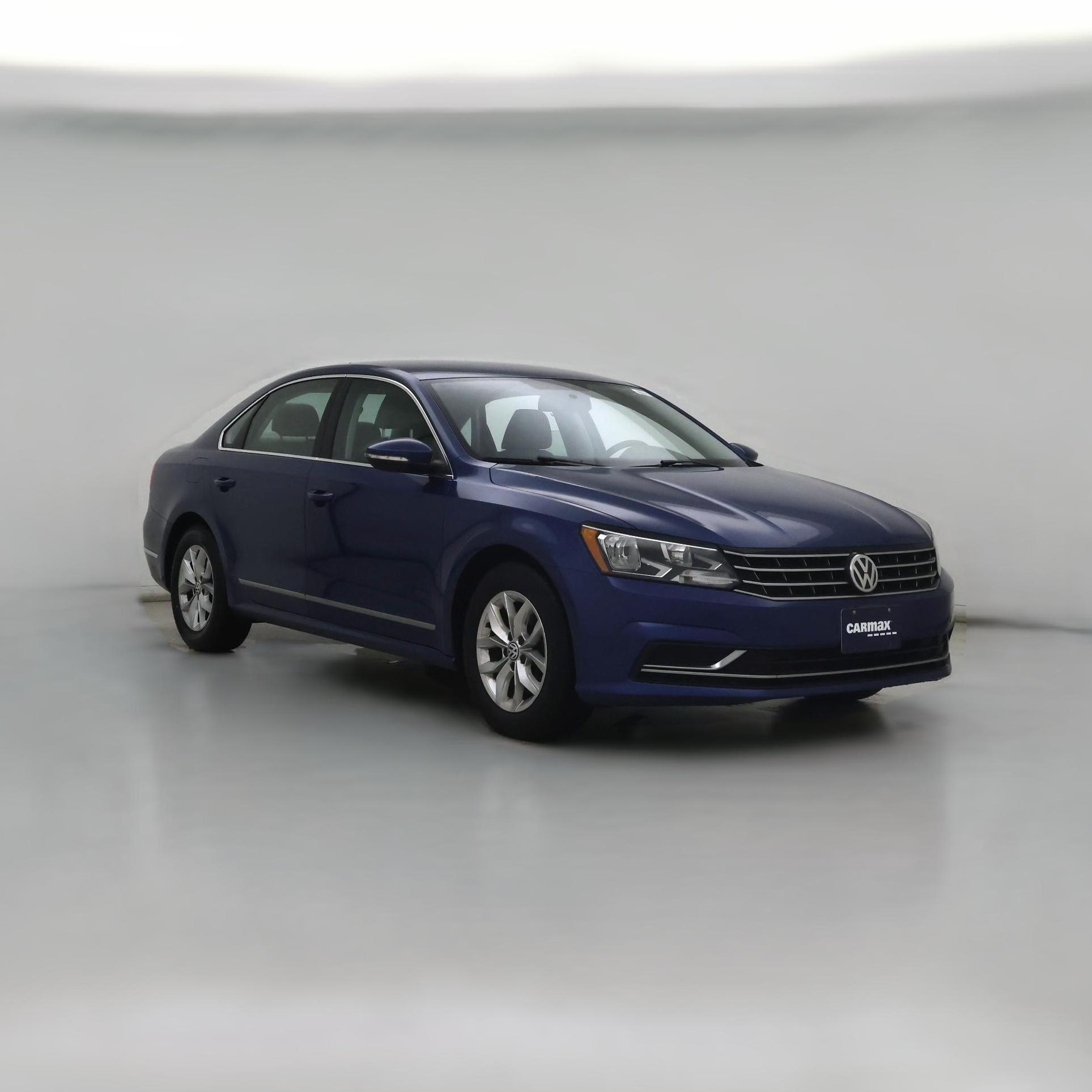 Thumbnail: 2017 Volkswagen Passat - 1