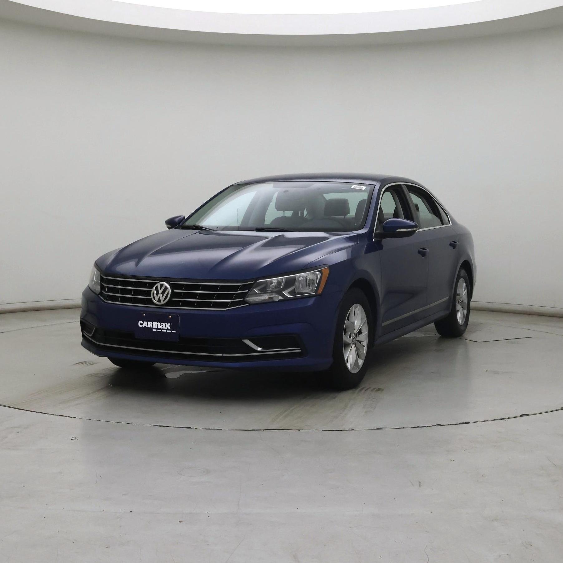 Thumbnail: 2017 Volkswagen Passat - 4