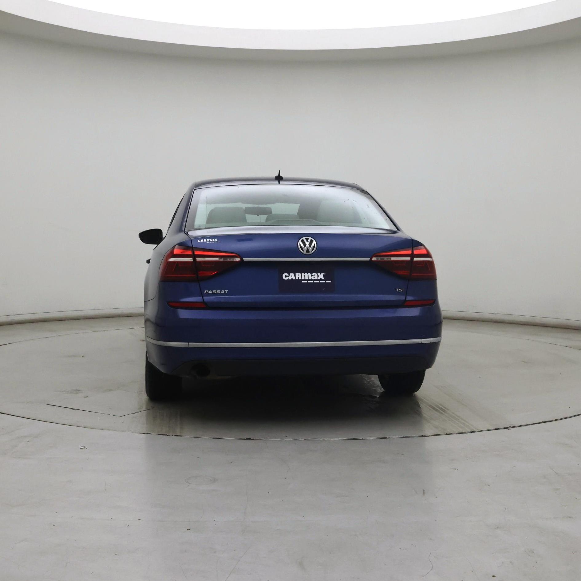 Thumbnail: 2017 Volkswagen Passat - 6