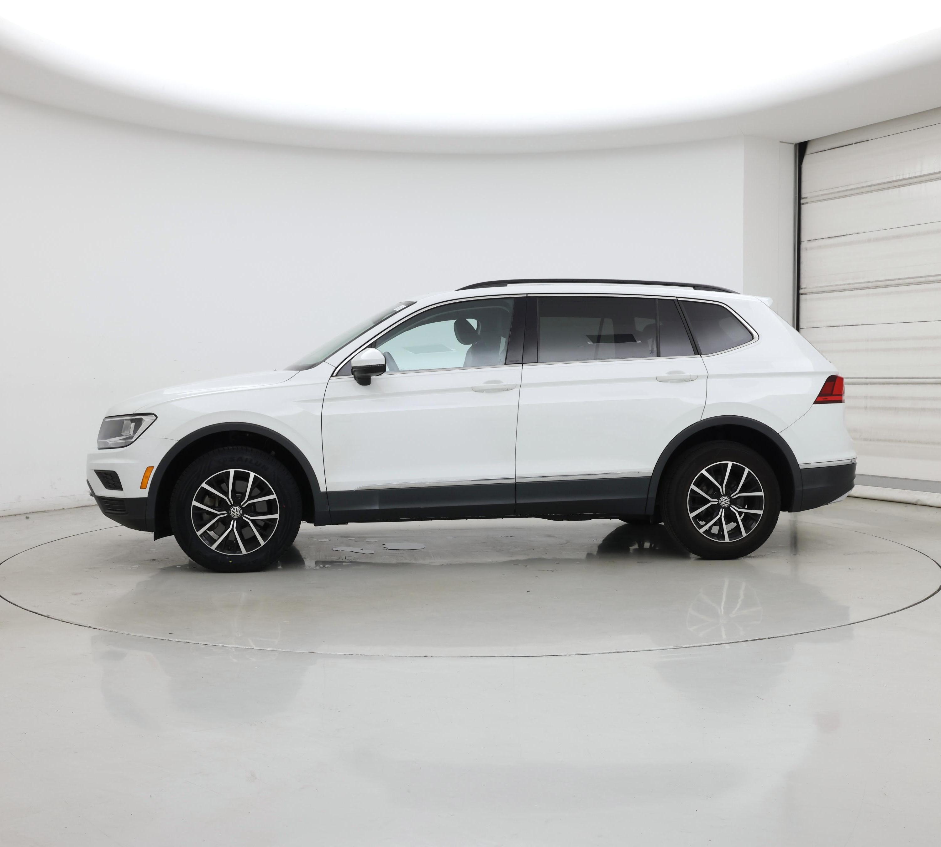 Thumbnail: 2021 Volkswagen Tiguan - 3